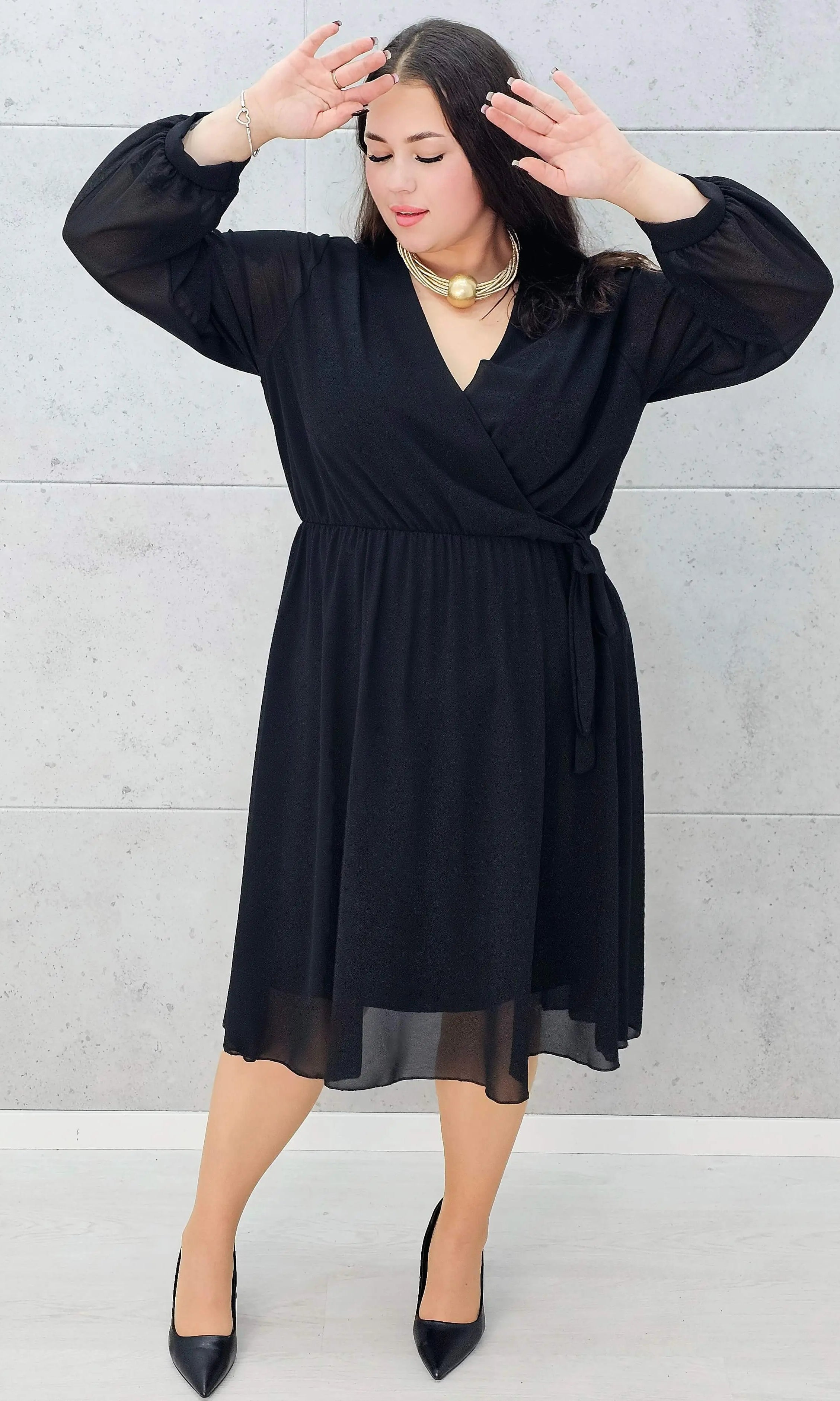 Elegancka sukienka plus size midi z kopertowym dekoltem-szyfon Stylowa XL