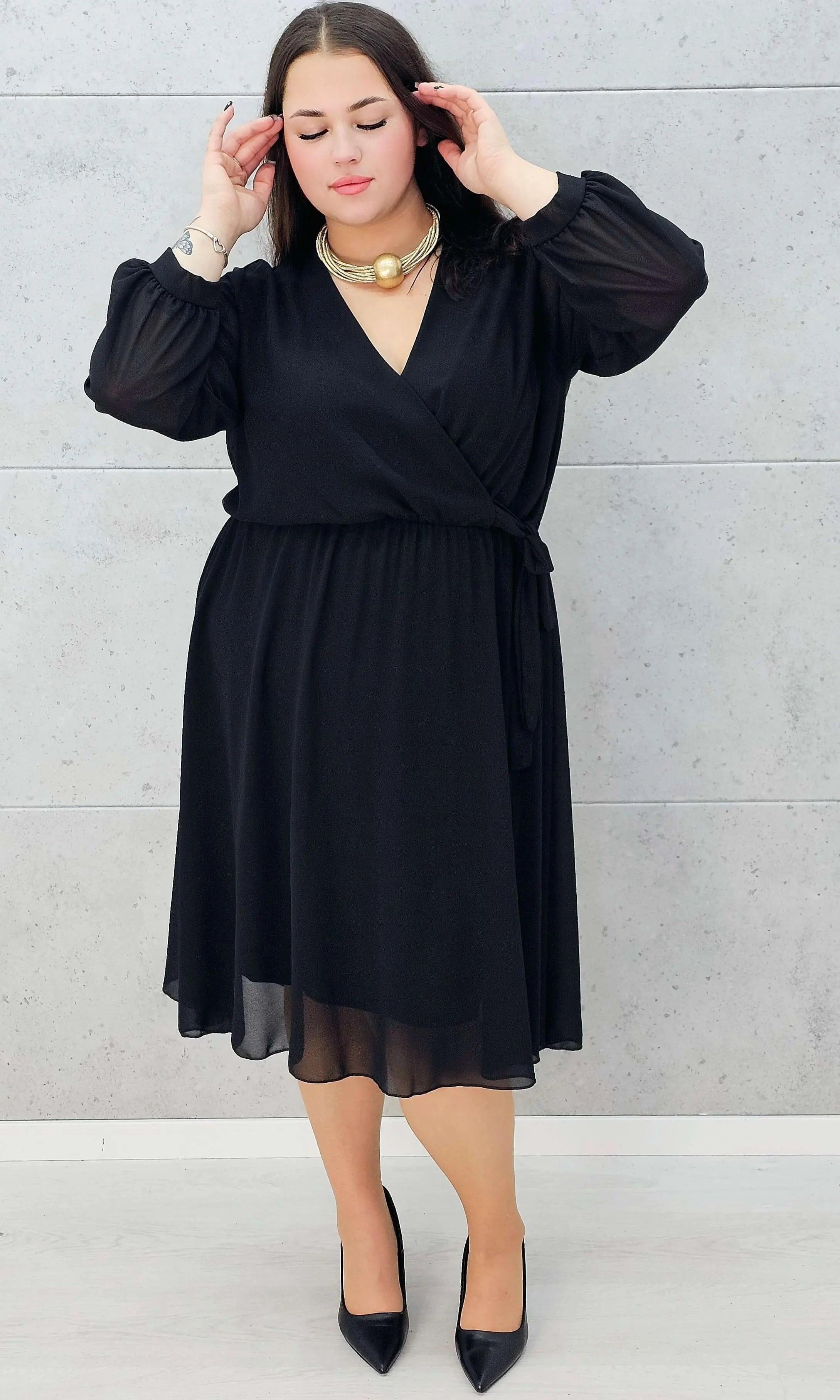 Elegancka sukienka plus size midi z kopertowym dekoltem-szyfon Stylowa XL