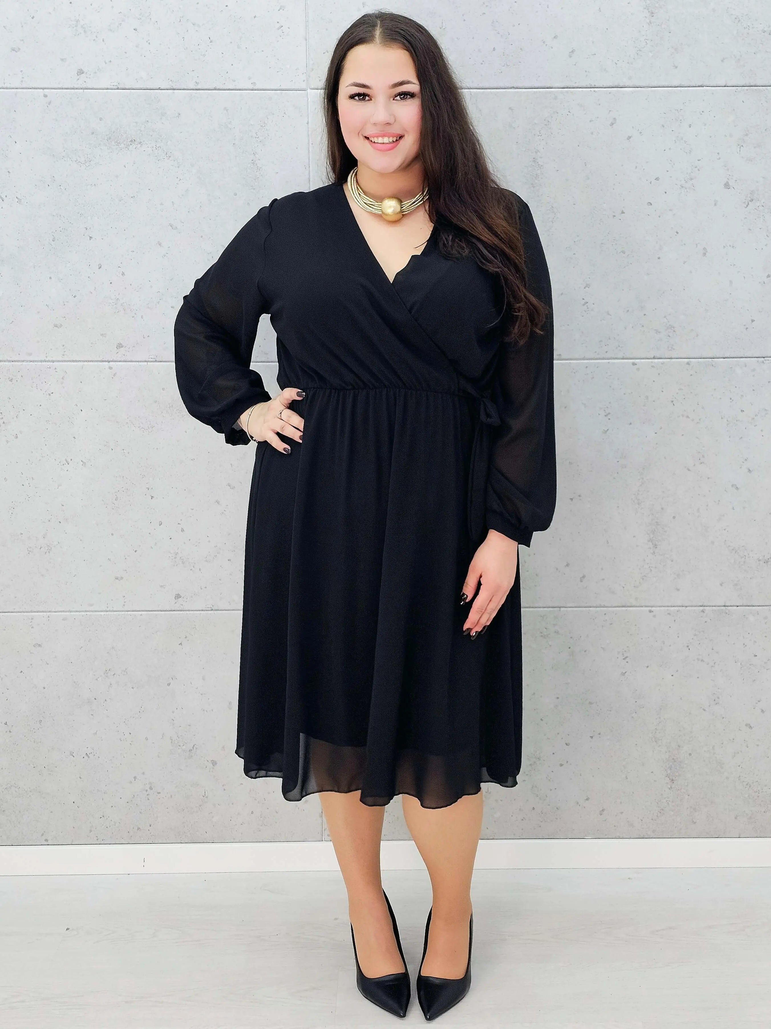 Elegancka sukienka plus size midi z kopertowym dekoltem-szyfon Stylowa XL