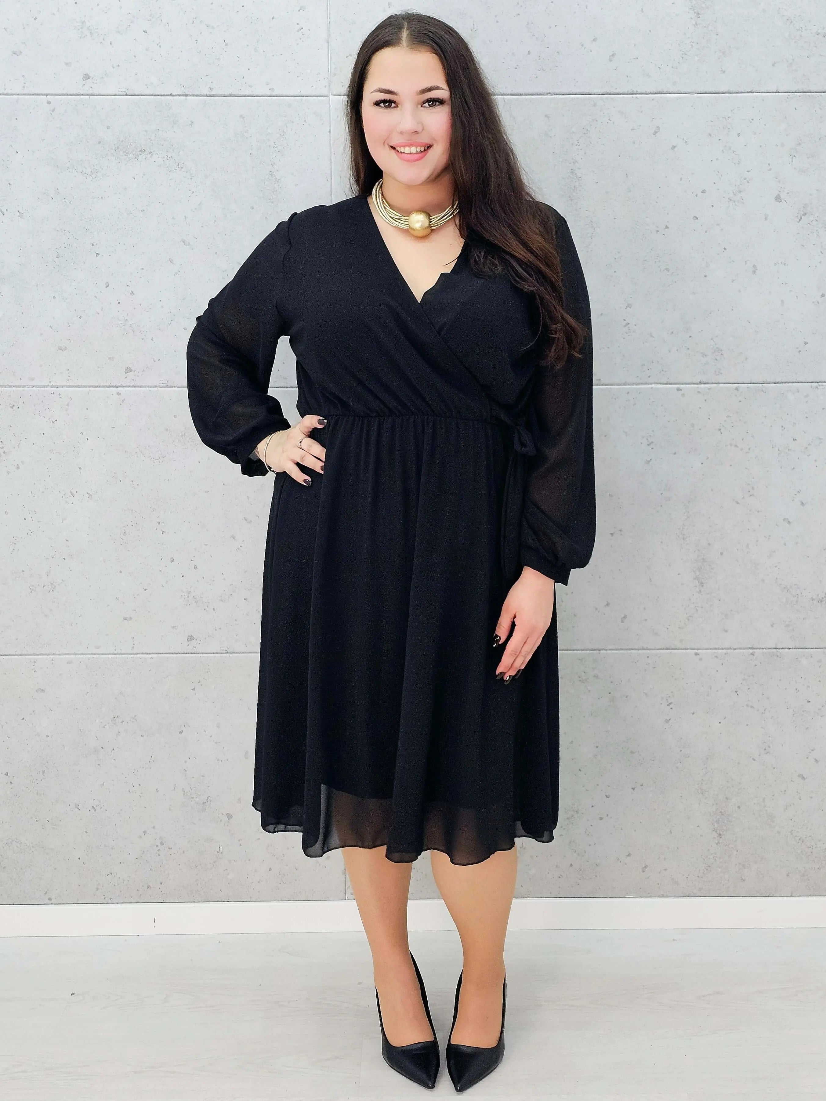 Elegancka sukienka plus size midi z kopertowym dekoltem-szyfon Stylowa XL