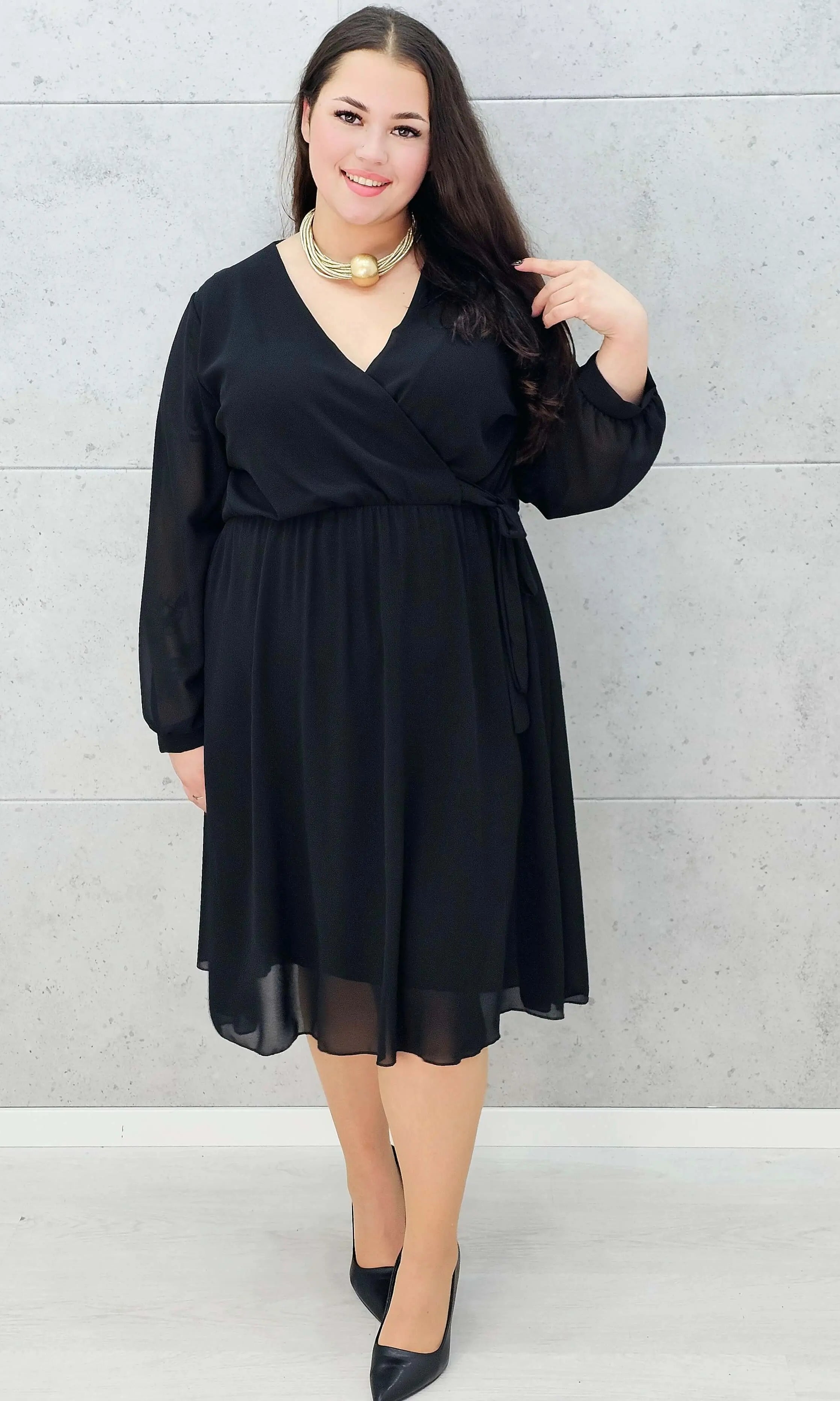 Elegancka sukienka plus size midi z kopertowym dekoltem-szyfon Stylowa XL