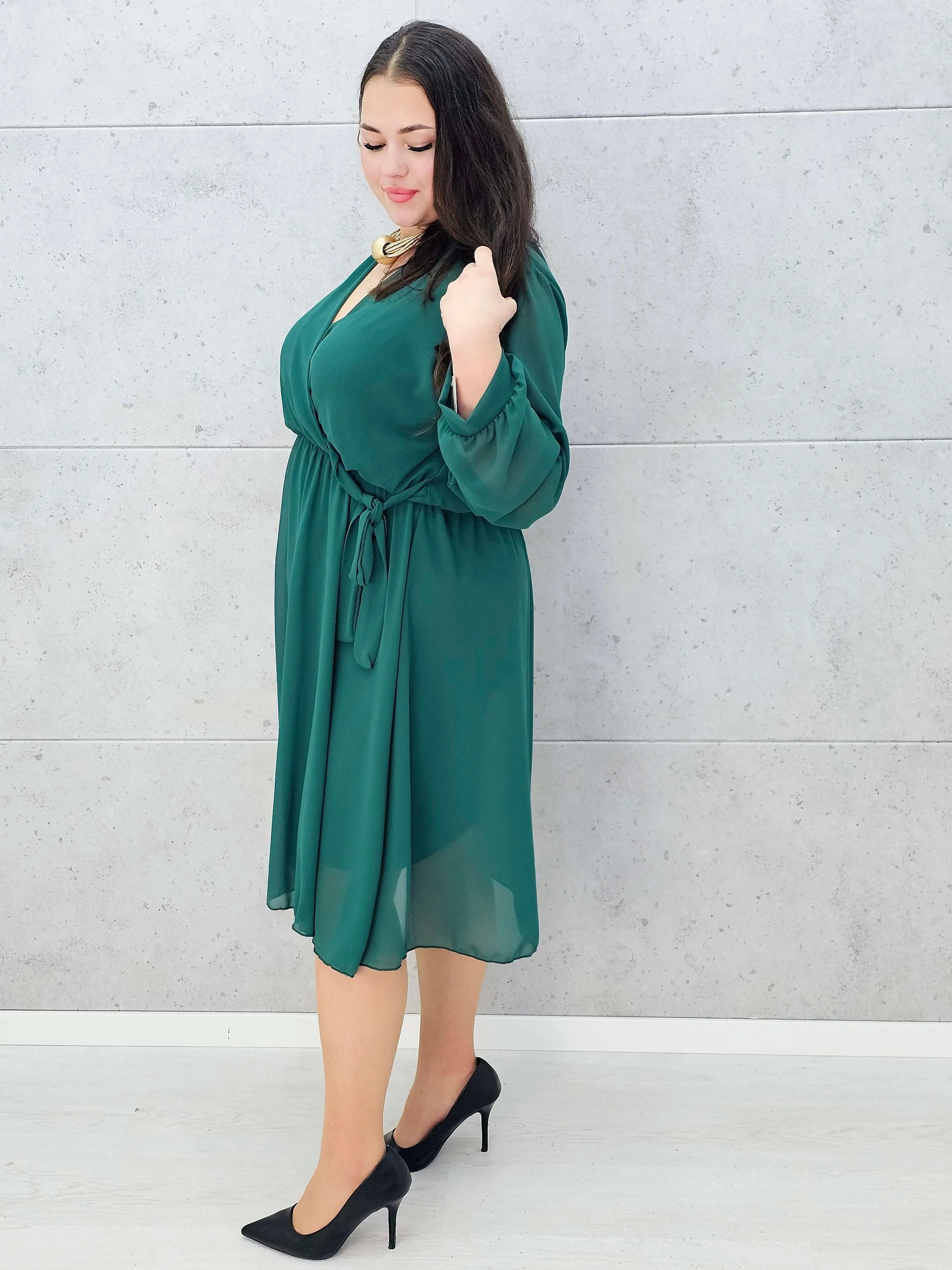 Elegancka sukienka plus size midi z kopertowym dekoltem-szyfon Stylowa XL