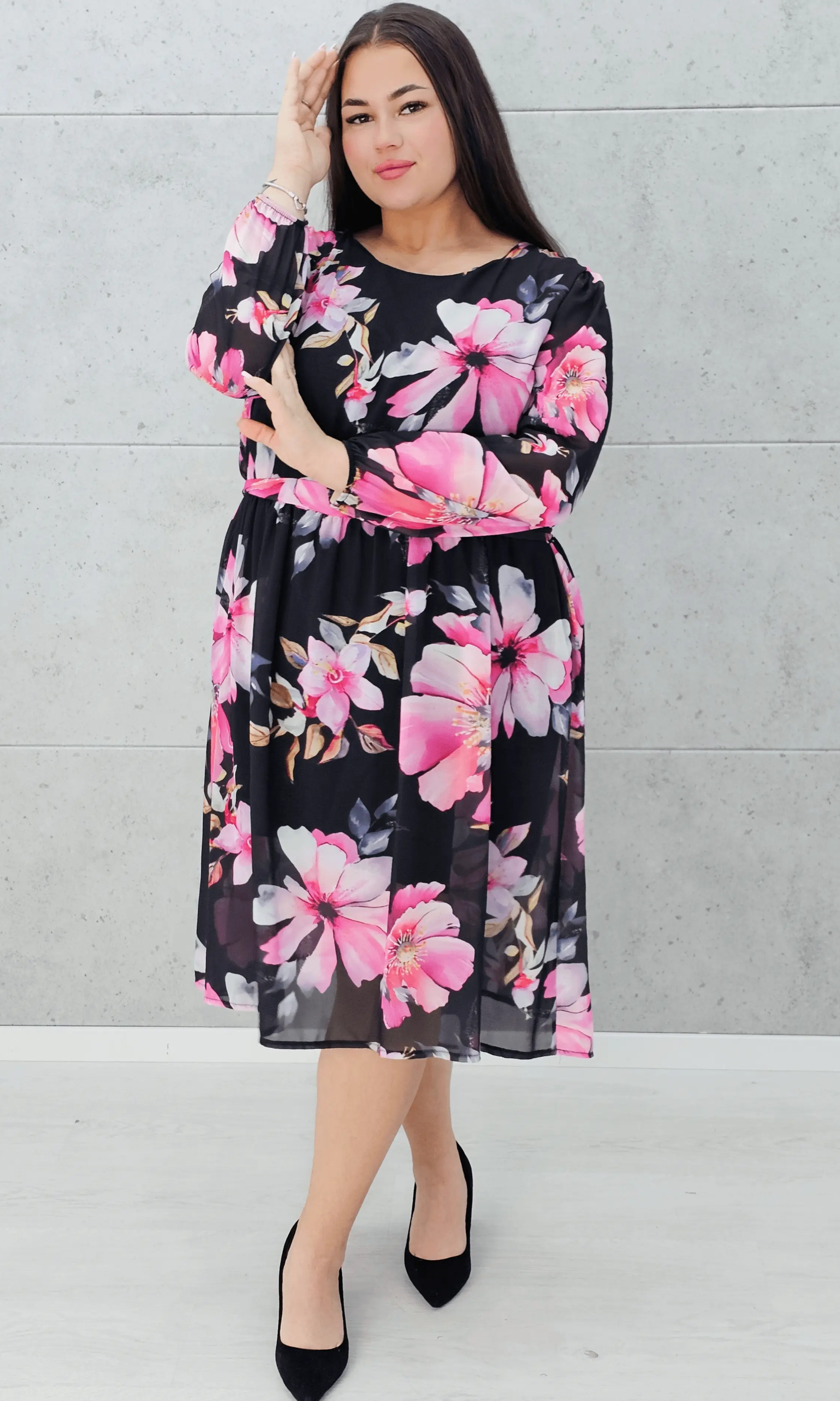 Elegancka sukienka z kwiatowym wzorem Stylowa XL