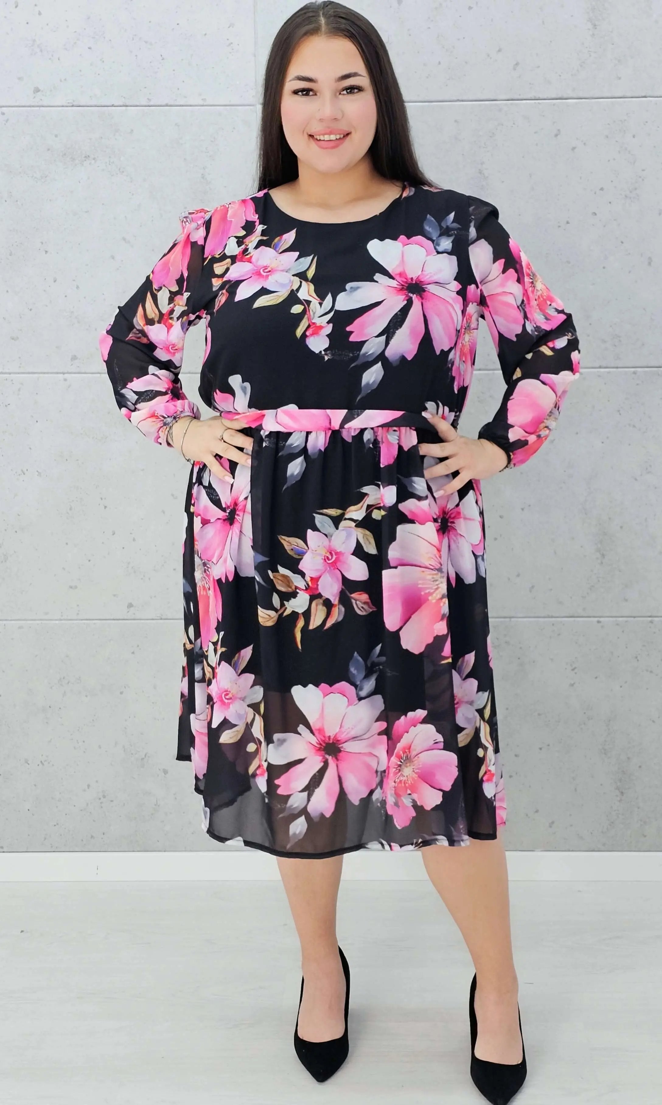 Elegancka sukienka z kwiatowym wzorem Stylowa XL