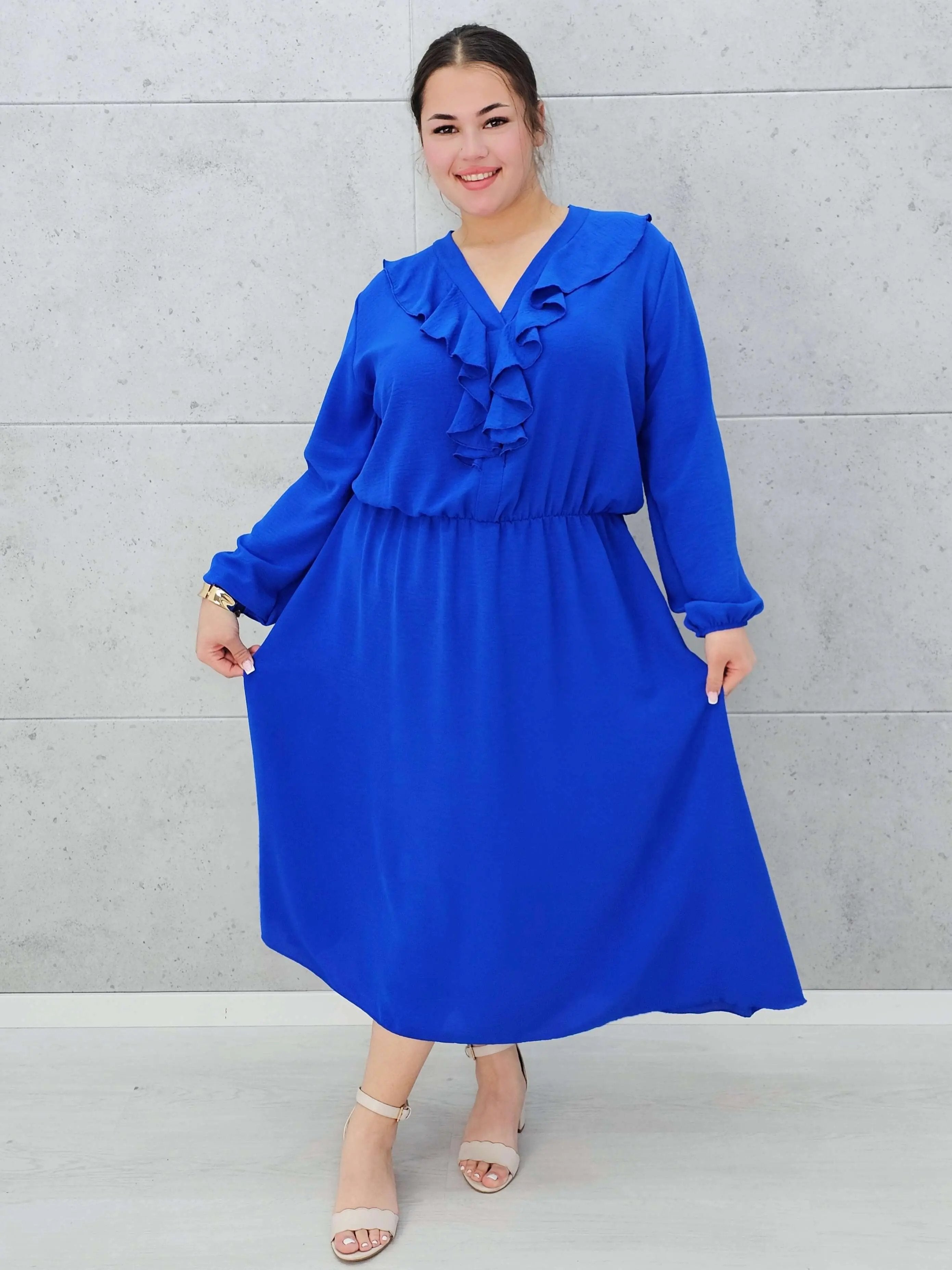 Elegancka sukienka z żabotem  w kolorach Stylowa XL