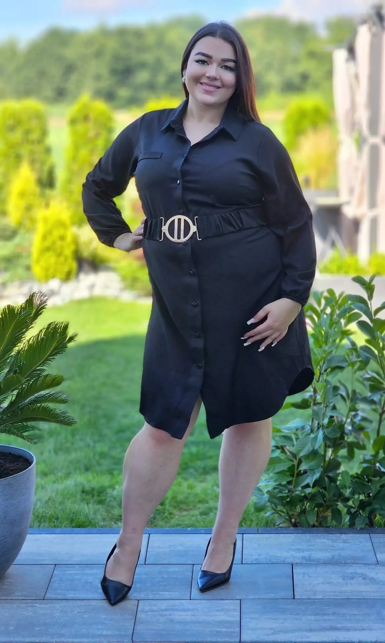 Elegancka sukienka zapinana na guziczki, pasek ozdobny Stylowa XL