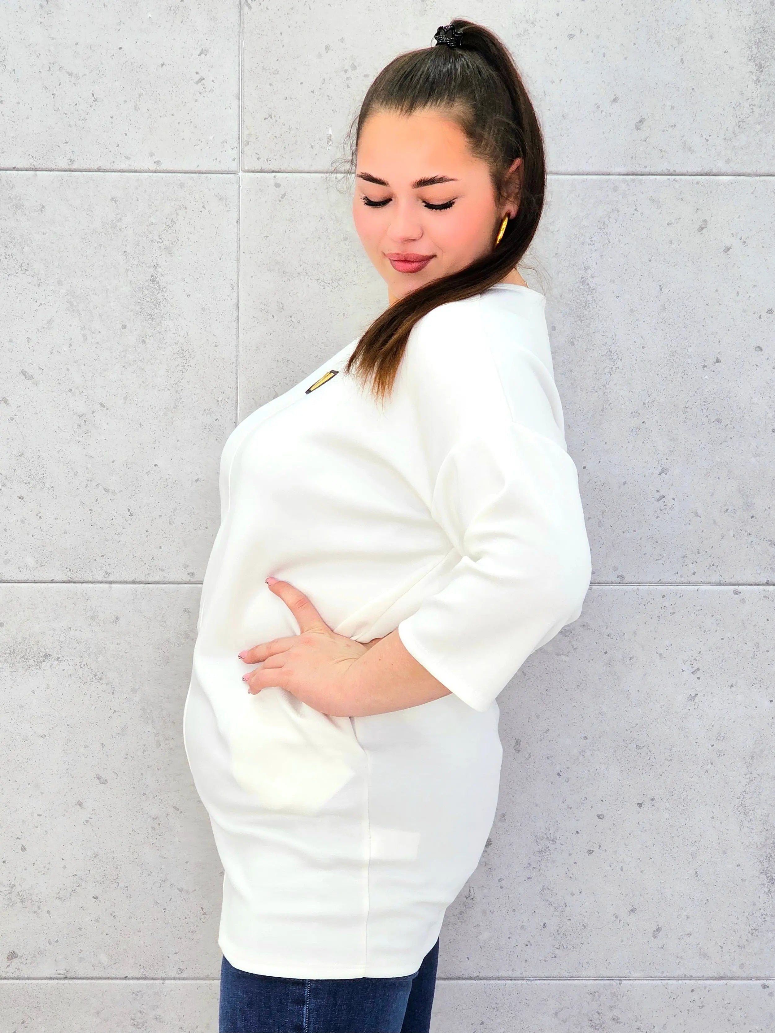 Elegancka tunika plus size w kolorze ecru – stylowa i wygodna propozycja dla kobiet XXL Stylowa XL