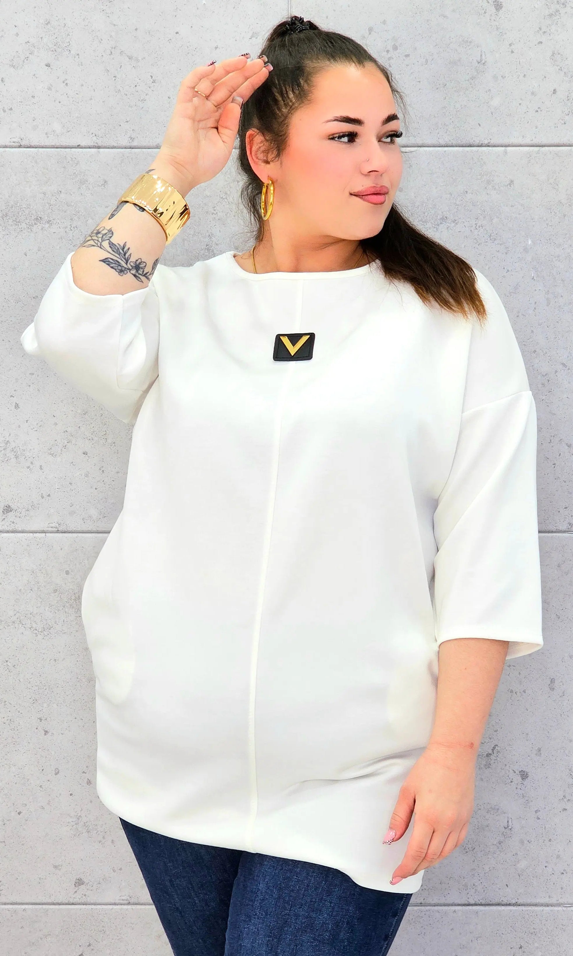 Elegancka tunika plus size w kolorze ecru – stylowa i wygodna propozycja dla kobiet XXL Stylowa XL