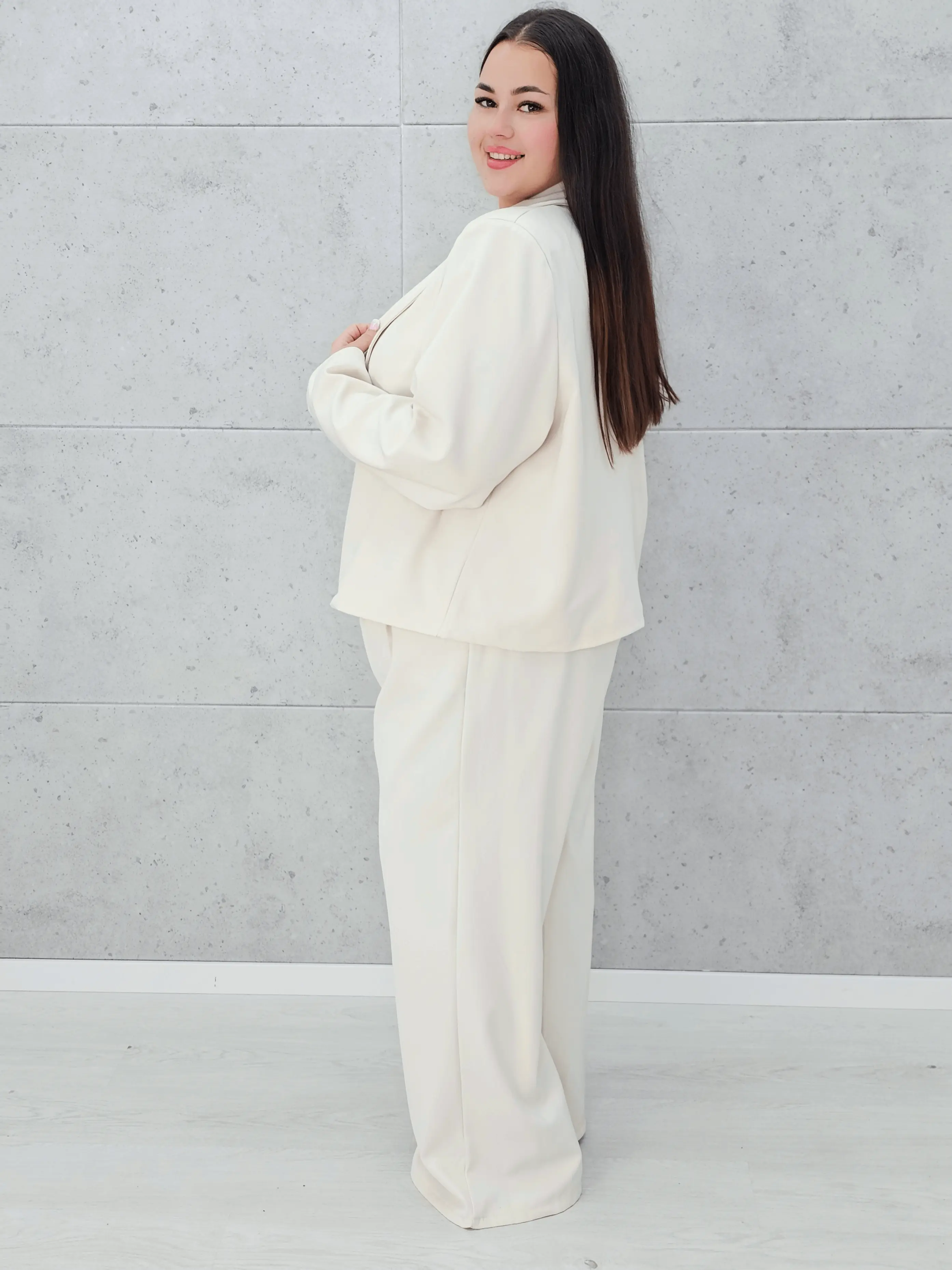 Elegancki garnitur damski plus size Stylowa XL