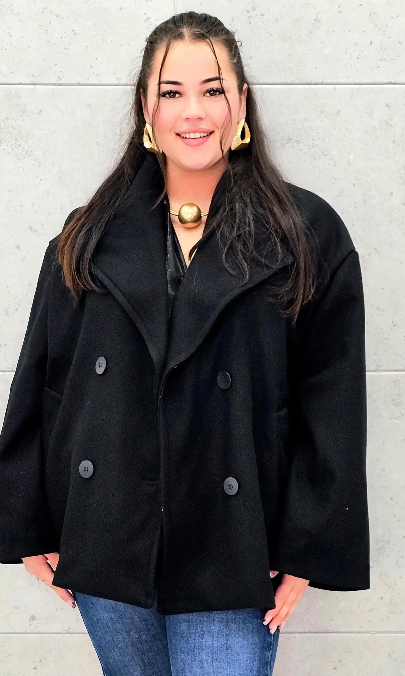 Elegancki płaszcz plus size – klasyczny fason na chłodniejsze dni Stylowa XL