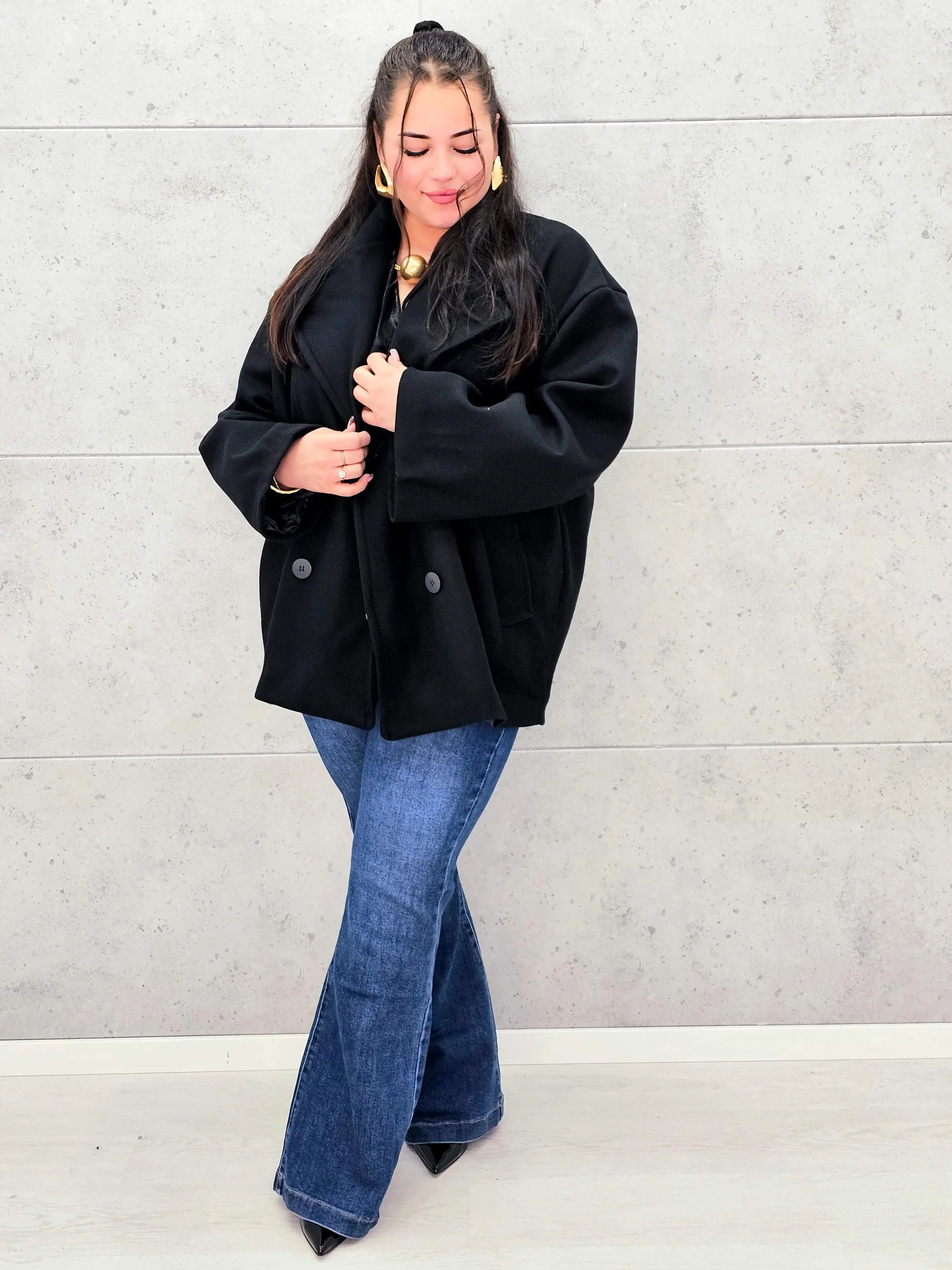 Elegancki płaszcz plus size – klasyczny fason na chłodniejsze dni Stylowa XL