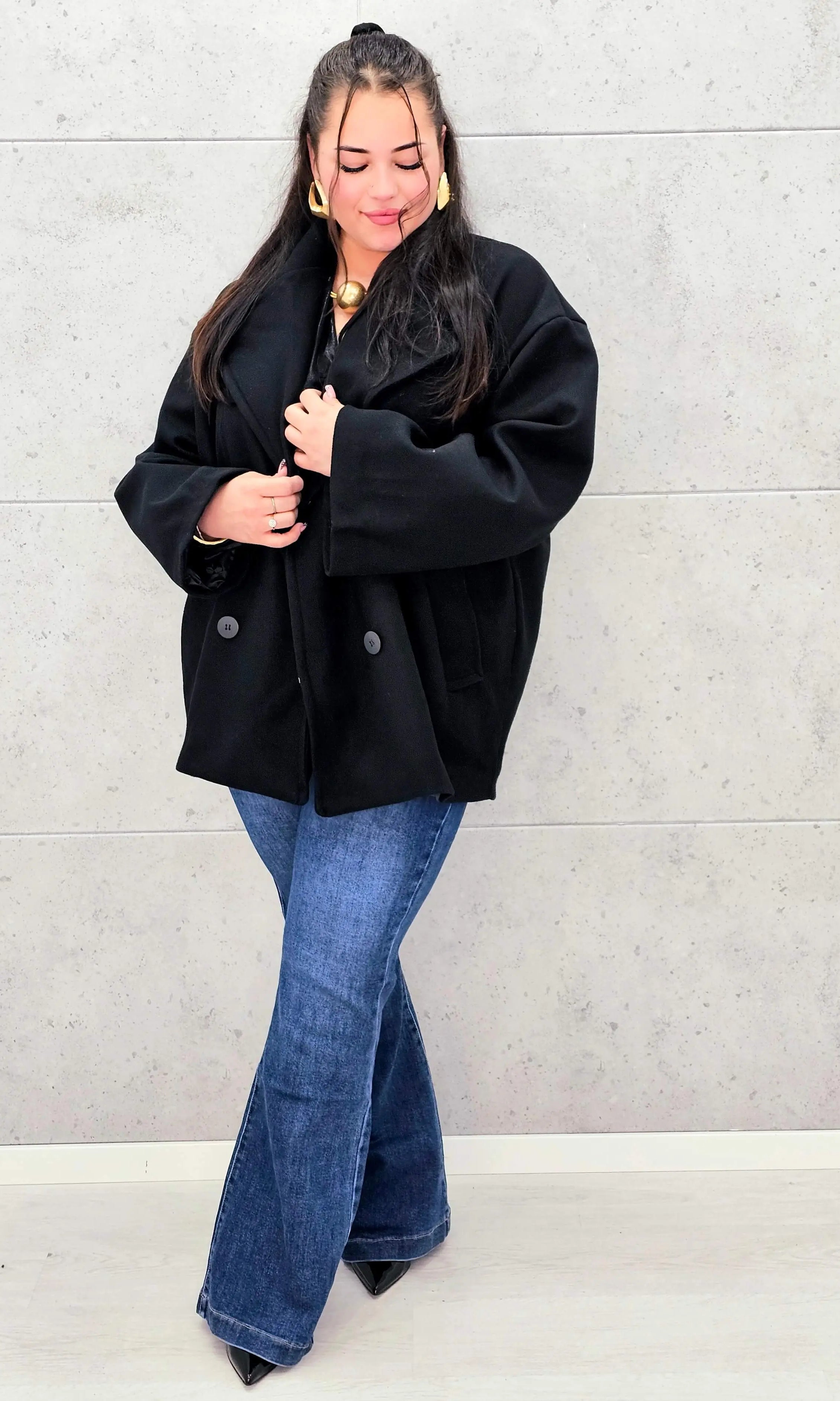 Elegancki płaszcz plus size – klasyczny fason na chłodniejsze dni Stylowa XL