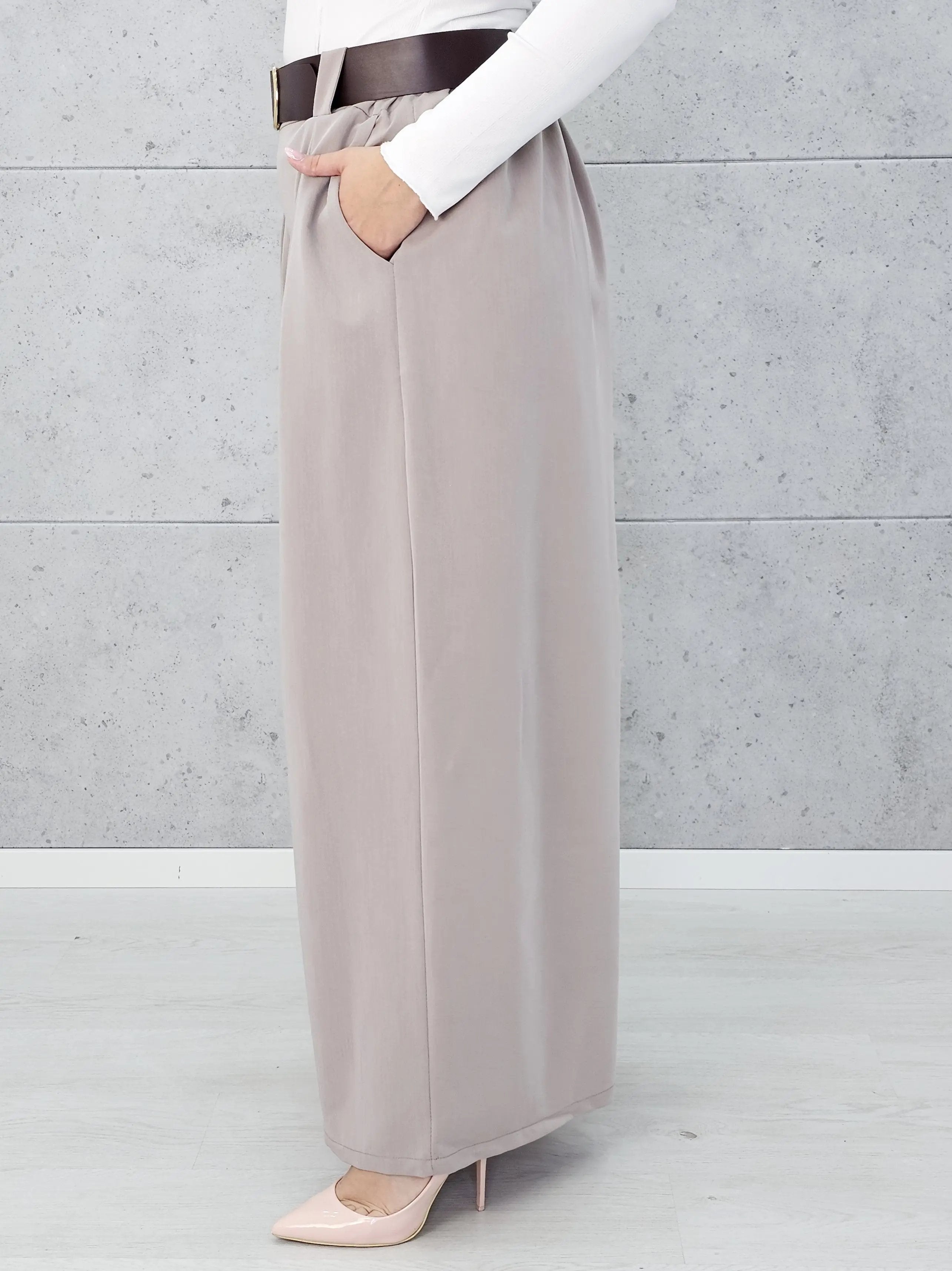 Eleganckie spodnie palazzo z paskiem Stylowa XL