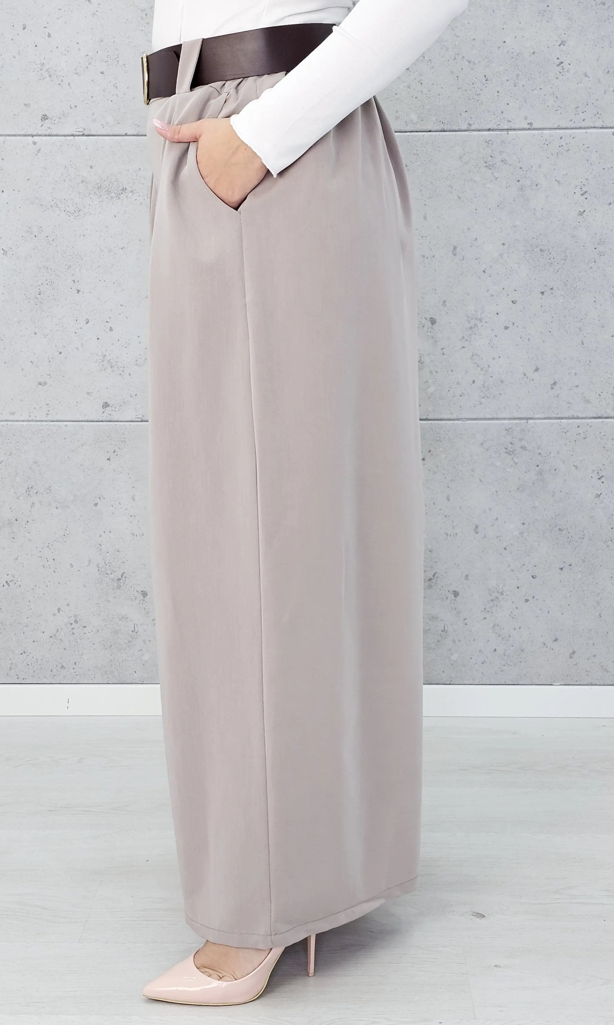 Eleganckie spodnie palazzo z paskiem Stylowa XL