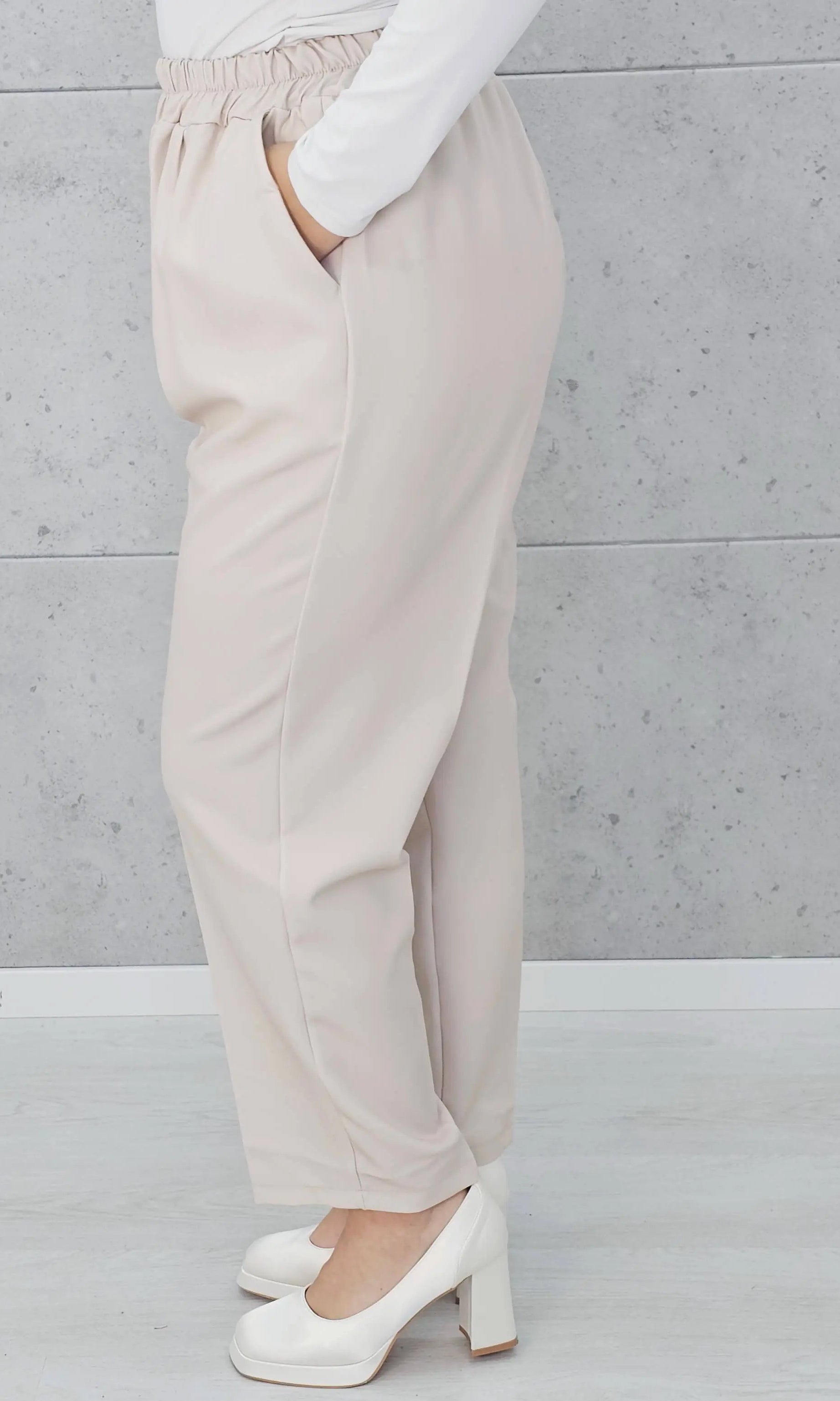 Eleganckie spodnie z gumką w pasie Stylowa XL