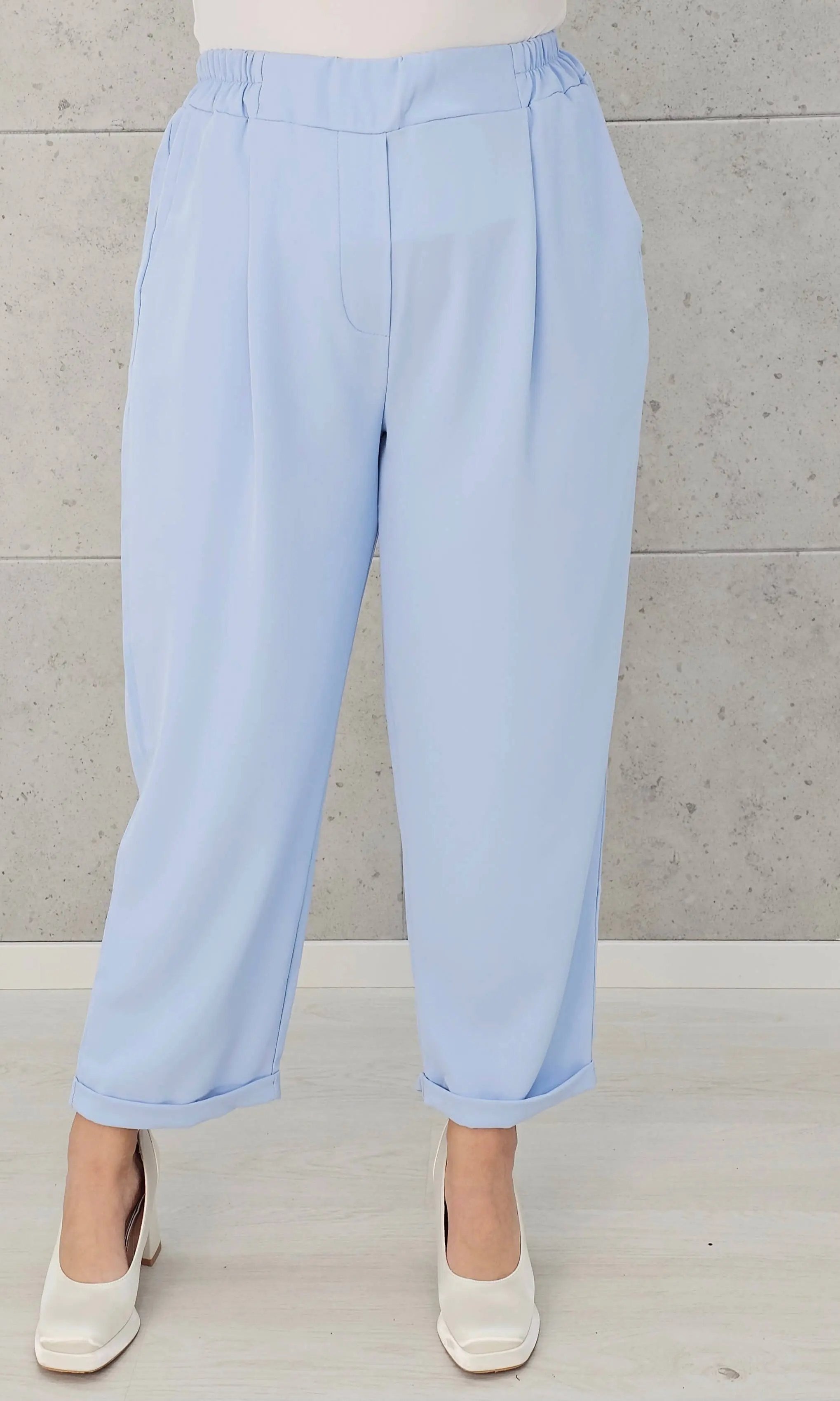 Eleganckie spodnie z luźnym fasonem Stylowa XL