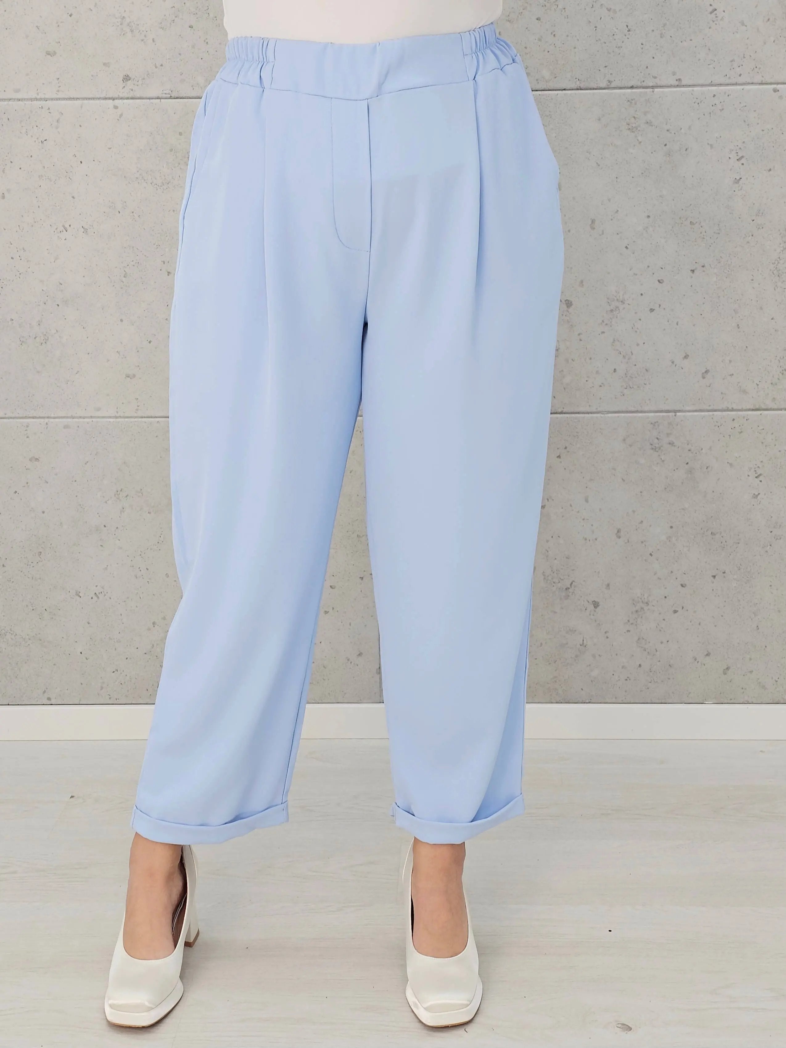 Eleganckie spodnie z luźnym fasonem Stylowa XL