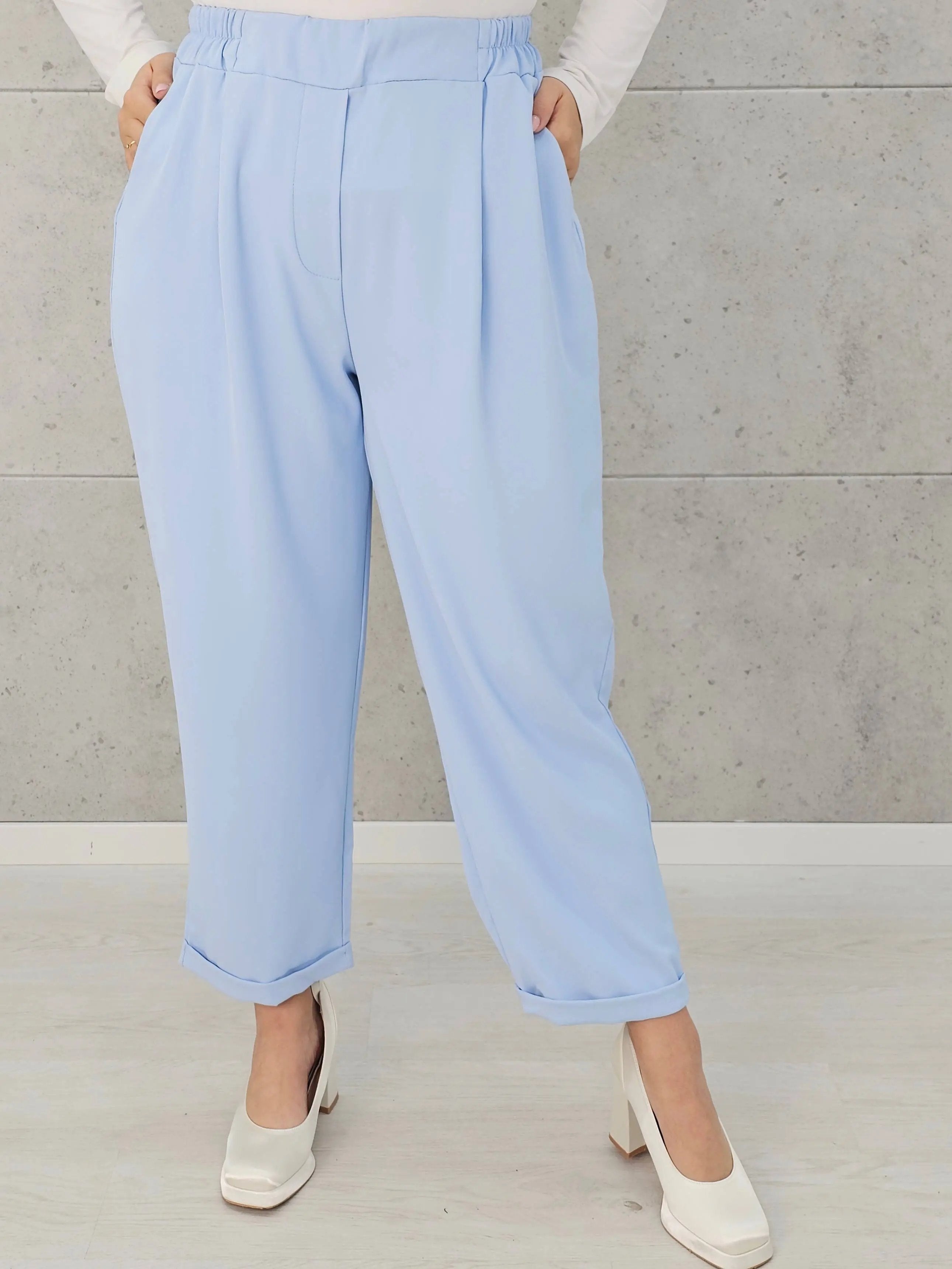 Eleganckie spodnie z luźnym fasonem Stylowa XL