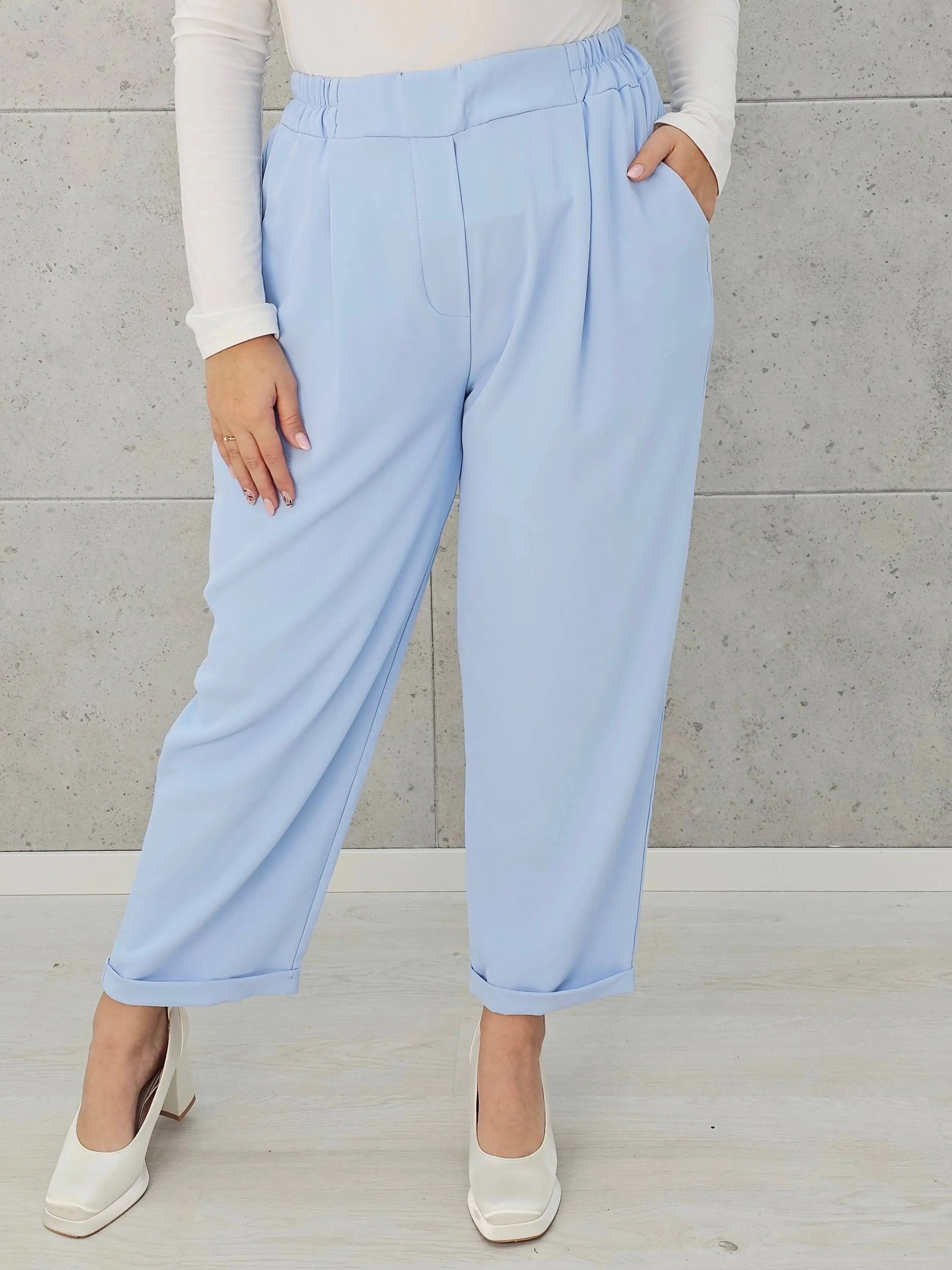 Eleganckie spodnie z luźnym fasonem Stylowa XL