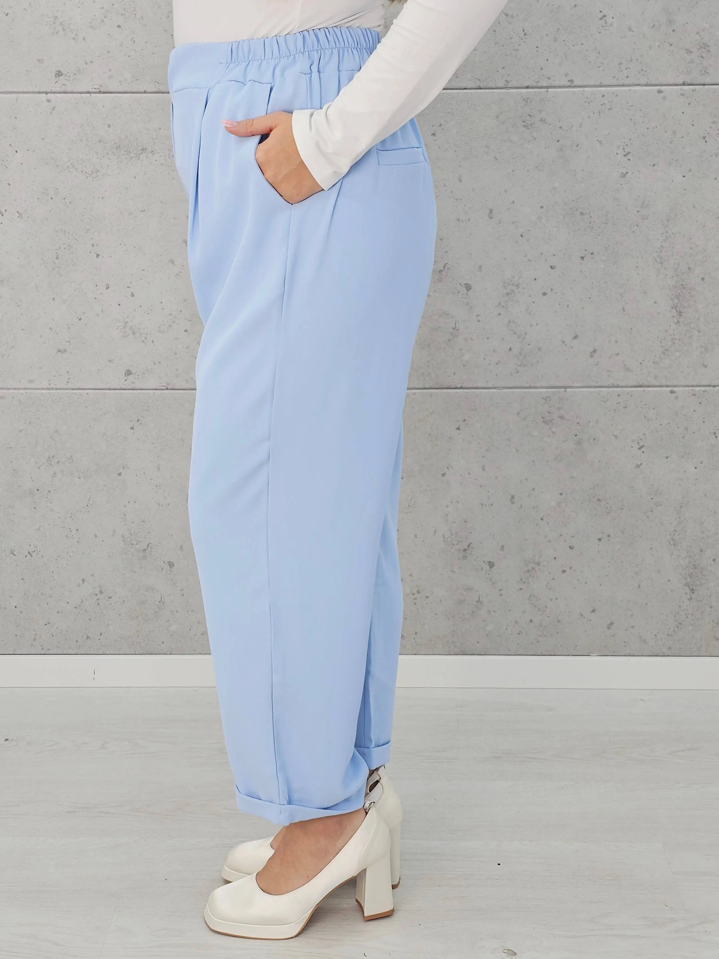 Eleganckie spodnie z luźnym fasonem Stylowa XL