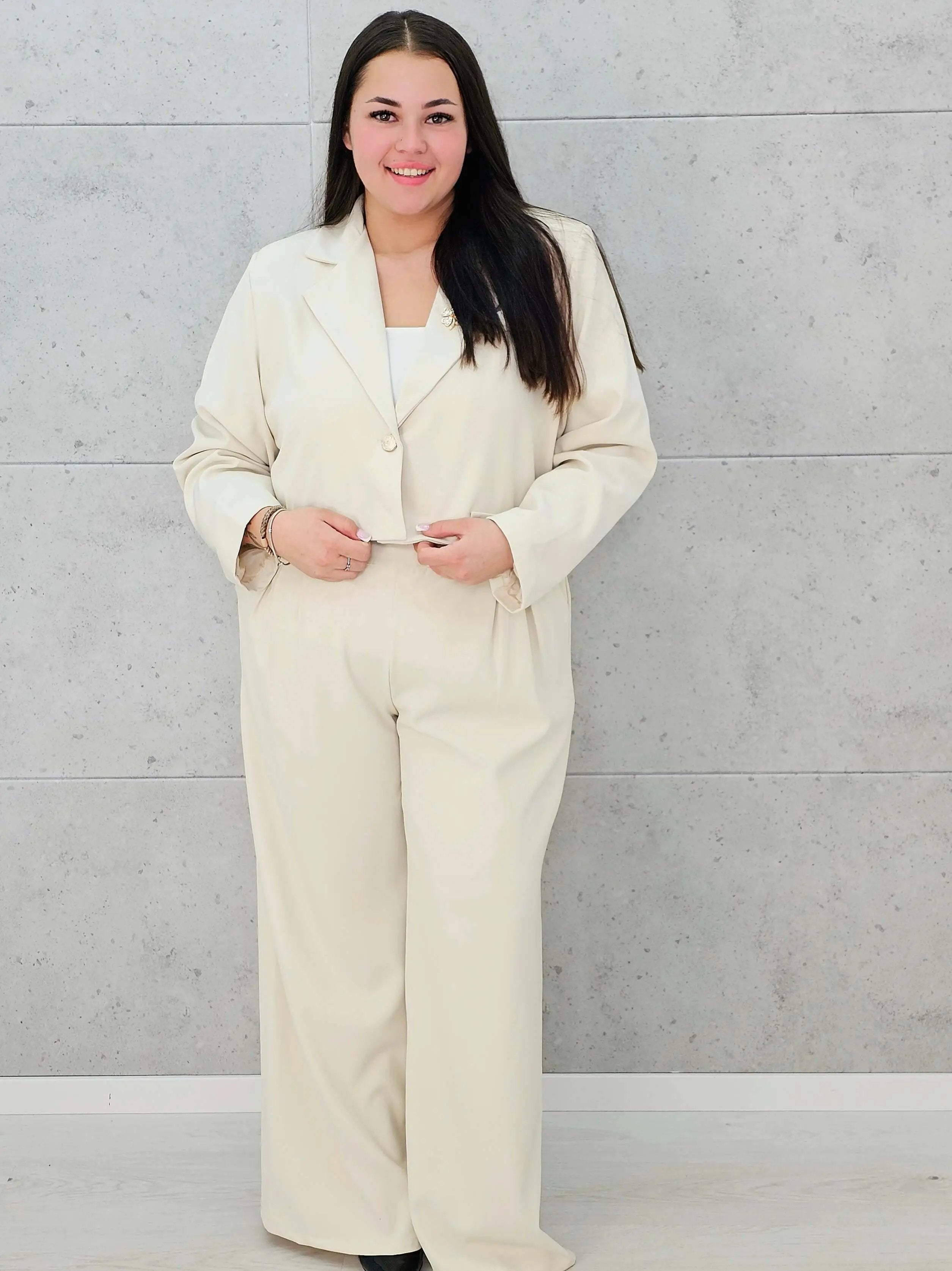 Garnitur „Elegance Bloom” z krótką marynarką Stylowa XL