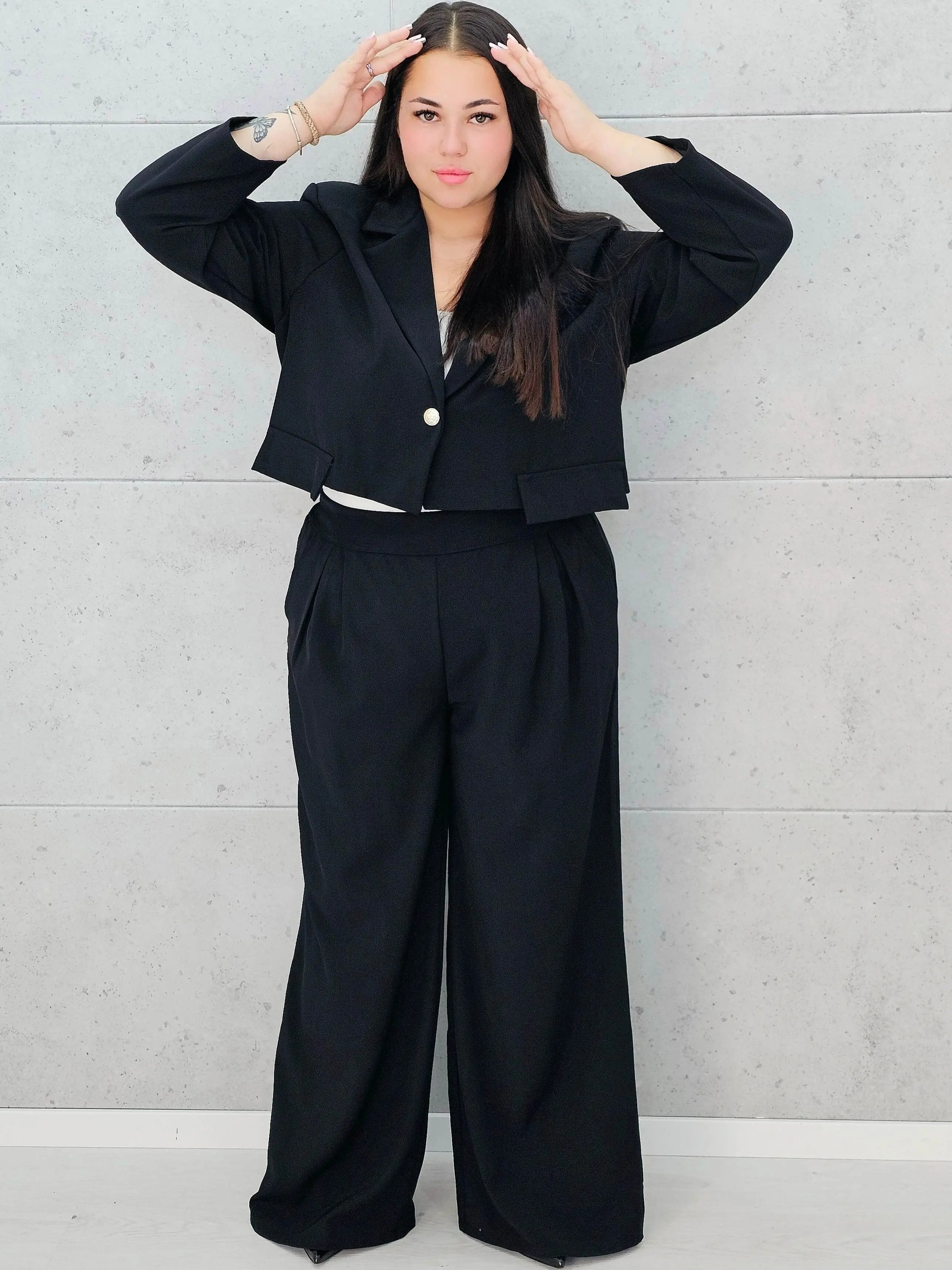 Garnitur „Elegance Bloom” z krótką marynarką Stylowa XL