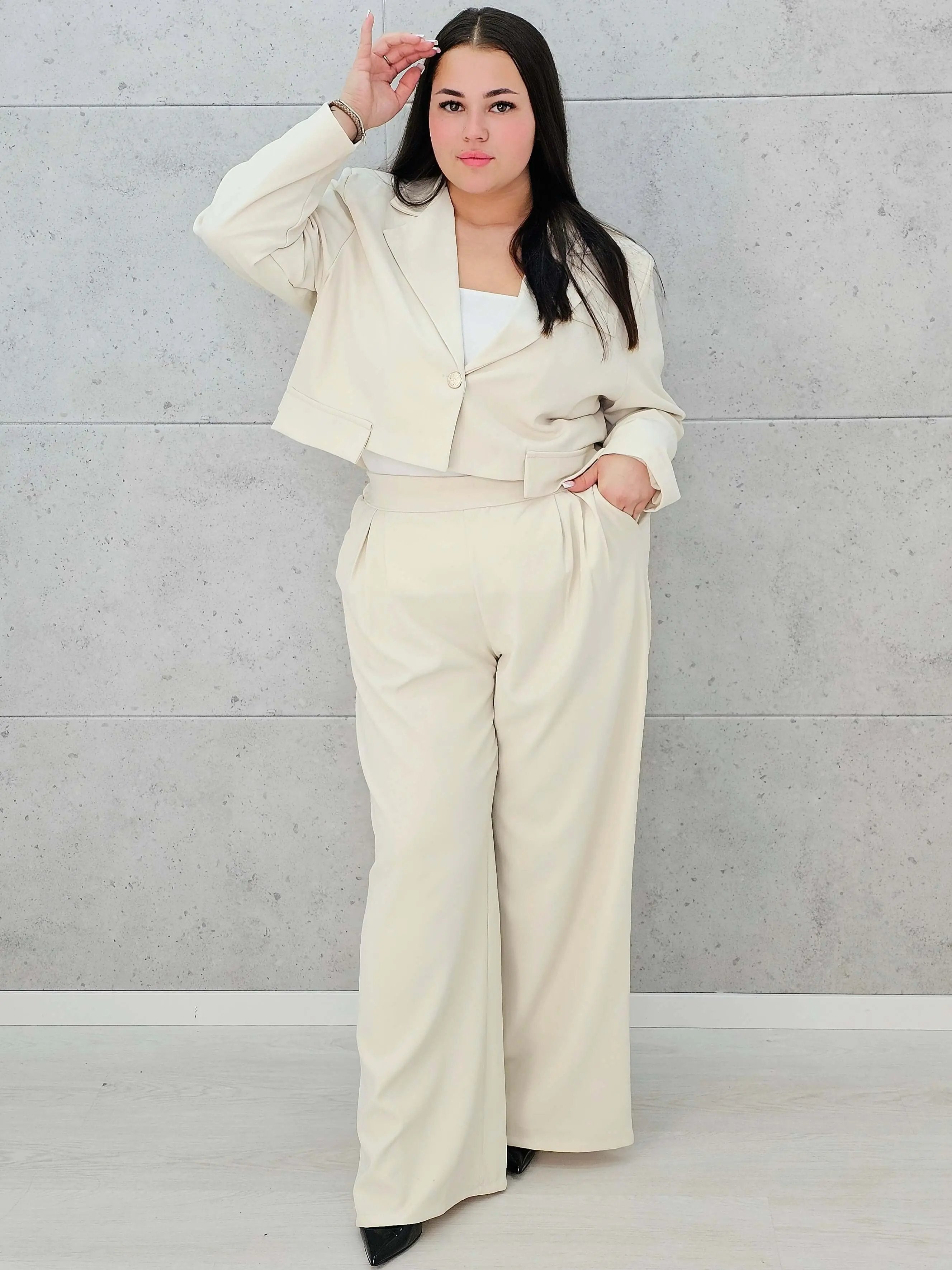 Garnitur „Elegance Bloom” z krótką marynarką Stylowa XL