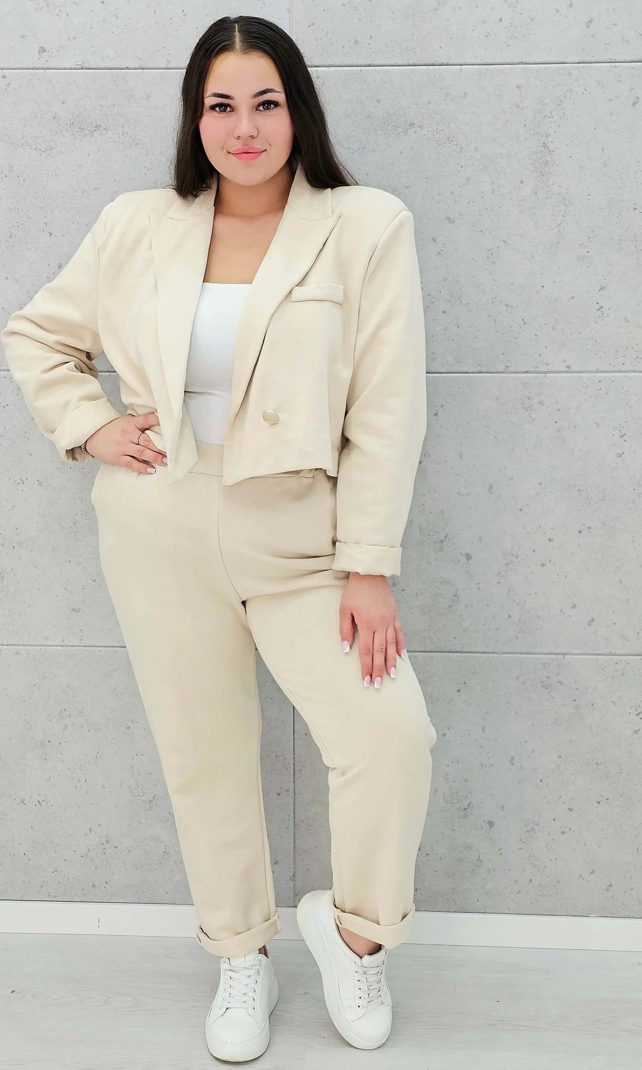 Garnitur „Soft Confidence” – subtelność w nowoczesnym wydaniu Stylowa XL