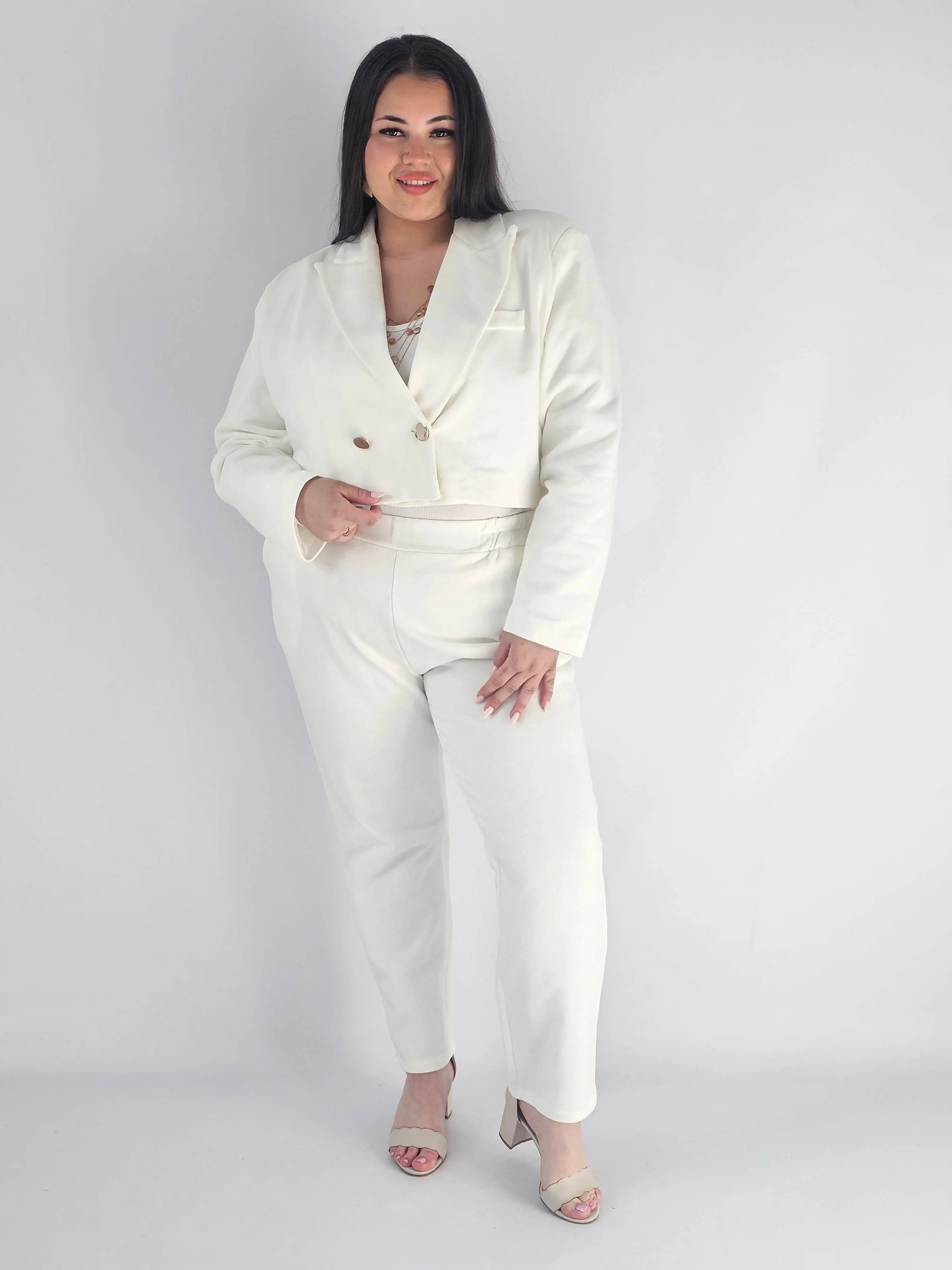 Garnitur plus size z krótką marynarką i spodniami XXL Stylowa XL