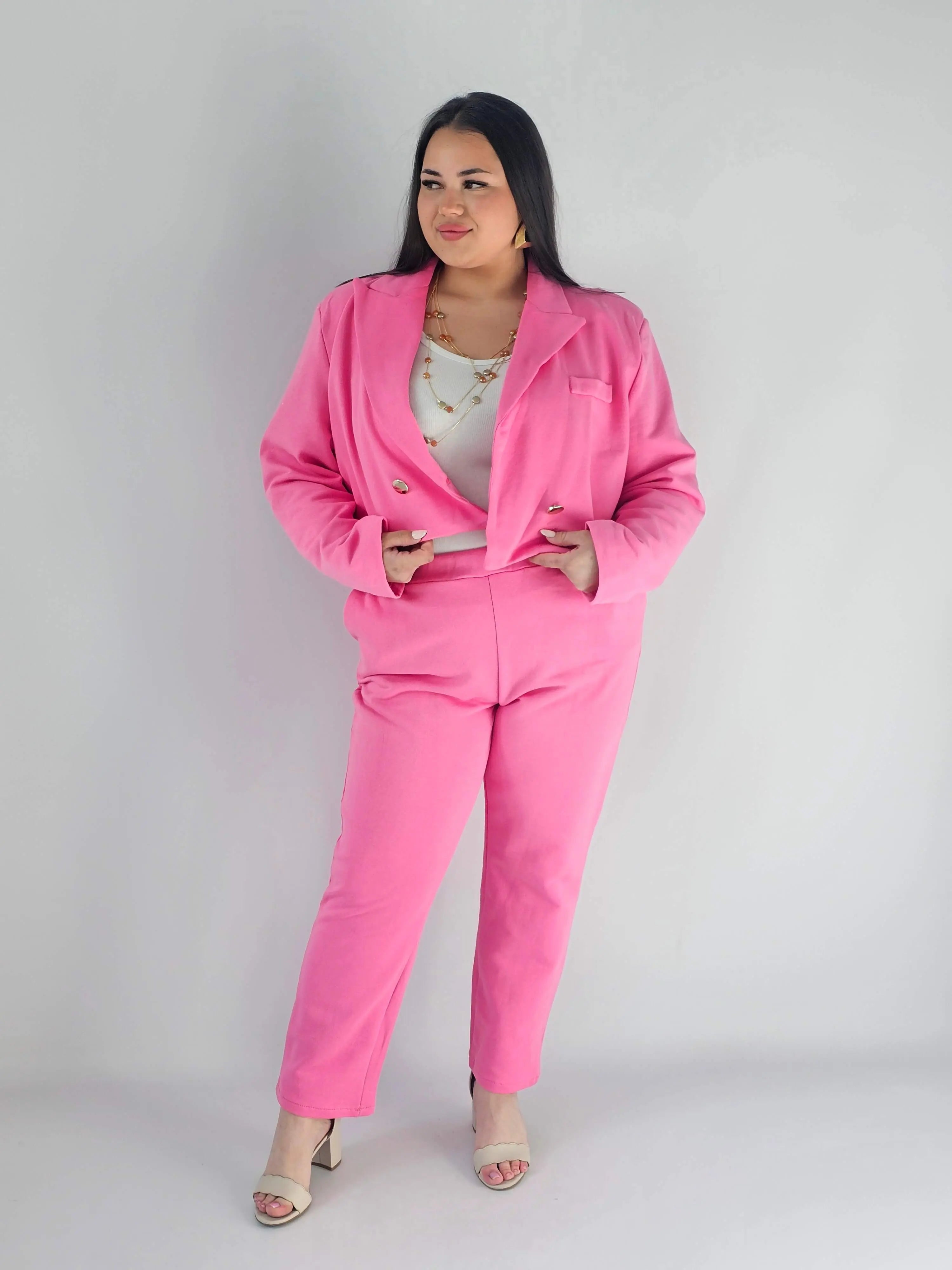 Garnitur plus size z krótką marynarką i spodniami XXL Stylowa XL