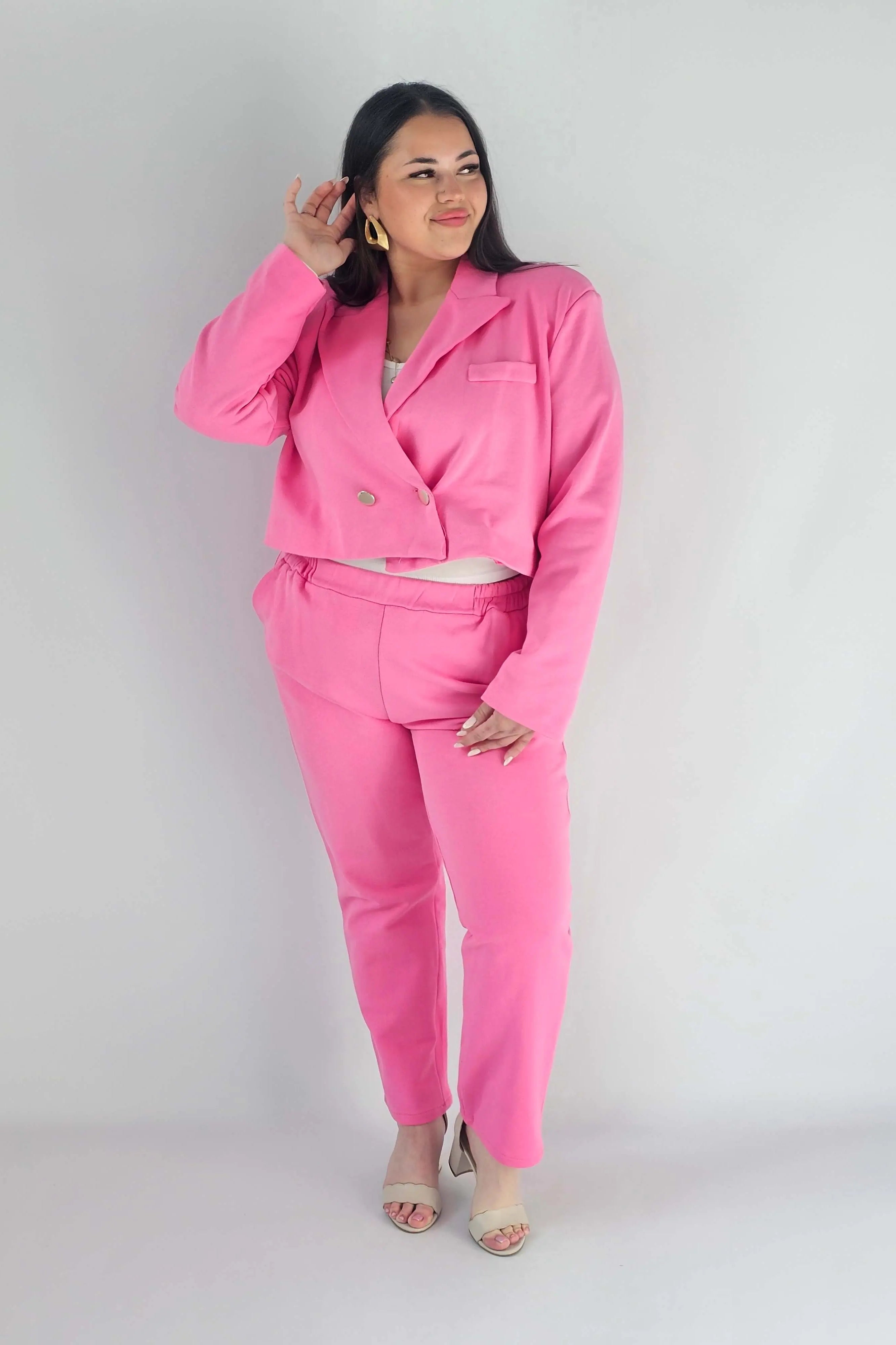 Garnitur plus size z krótką marynarką i spodniami XXL Stylowa XL