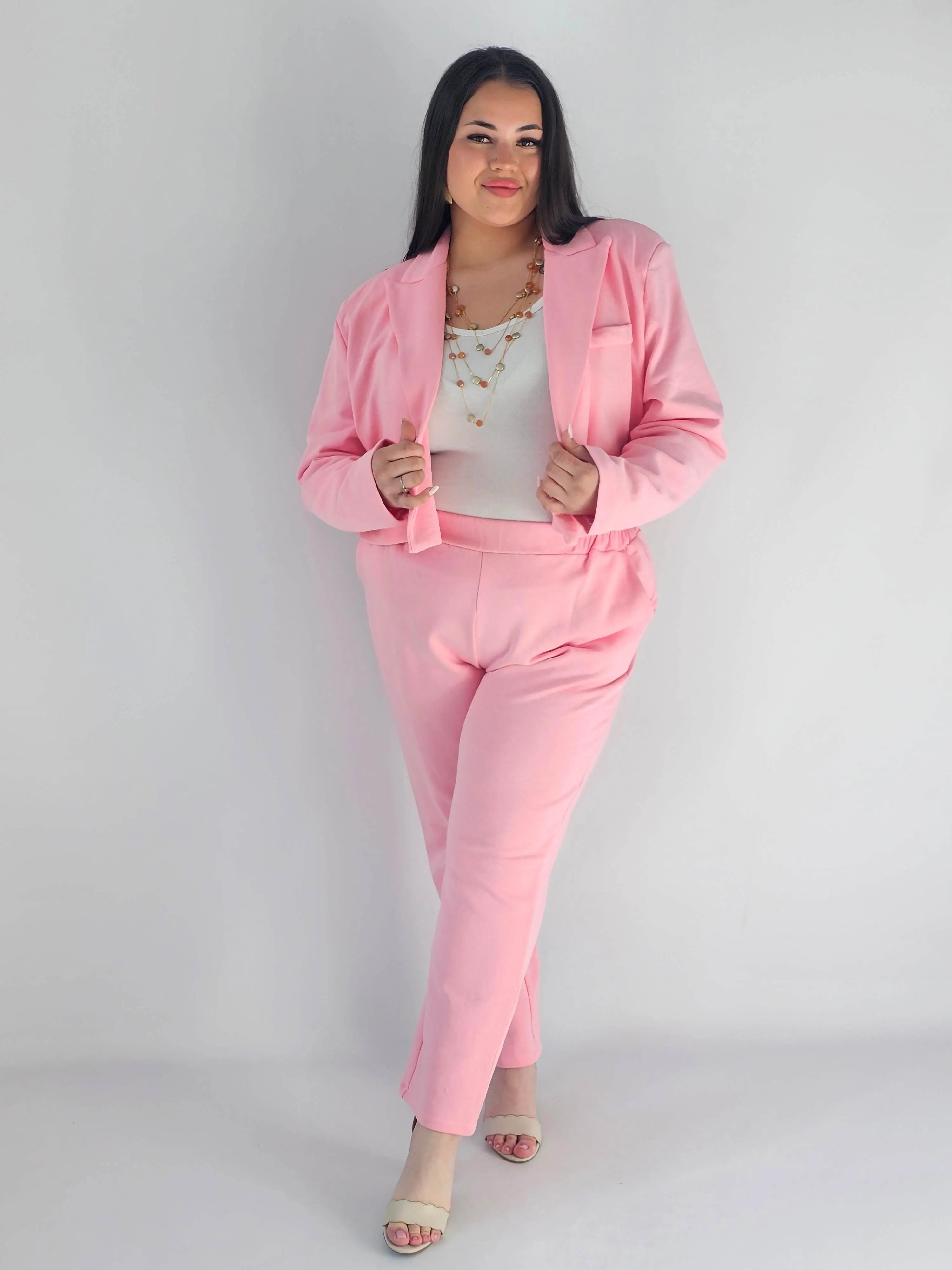 Garnitur plus size z krótką marynarką i spodniami XXL Stylowa XL