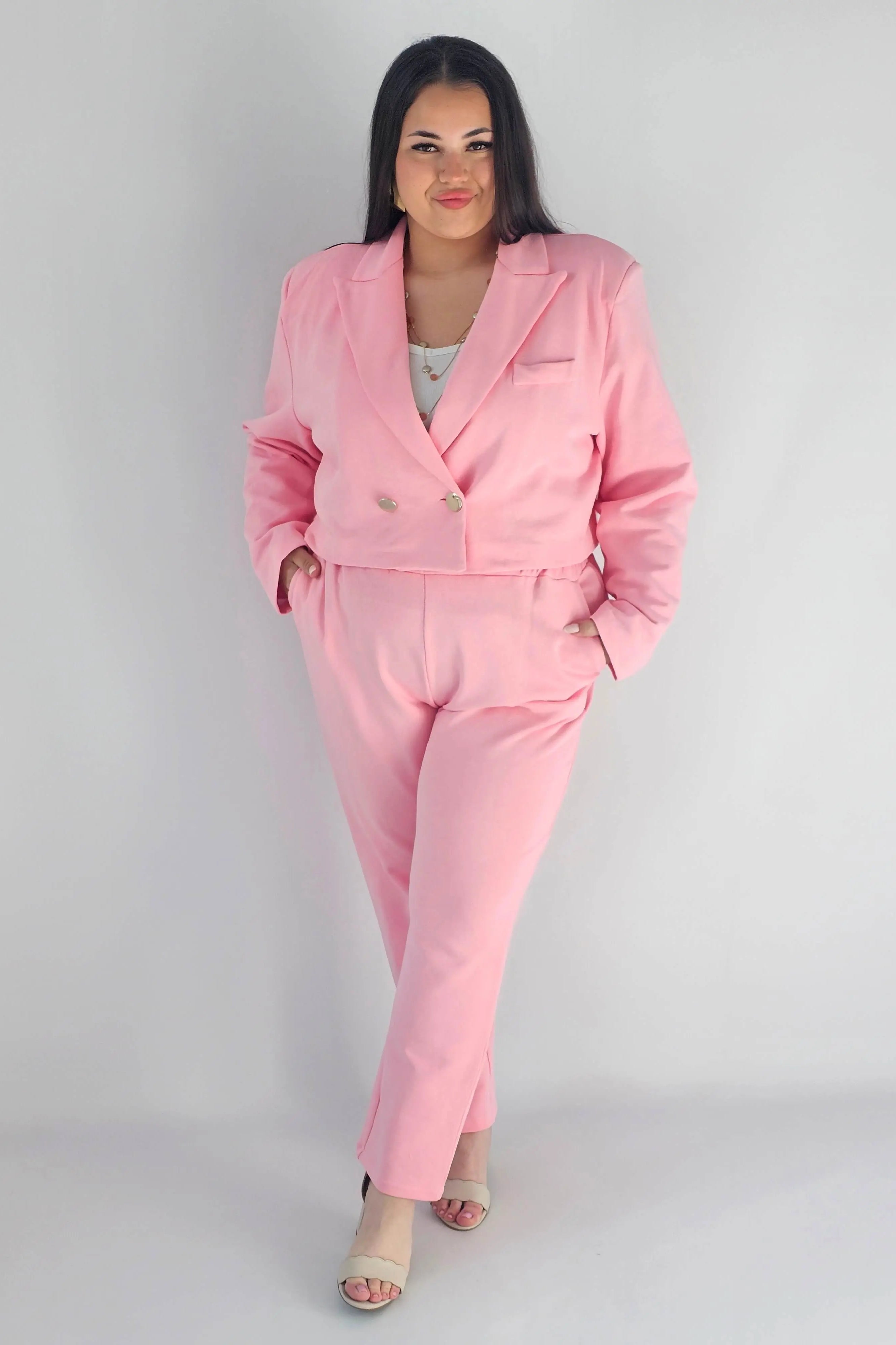 Garnitur plus size z krótką marynarką i spodniami XXL Stylowa XL