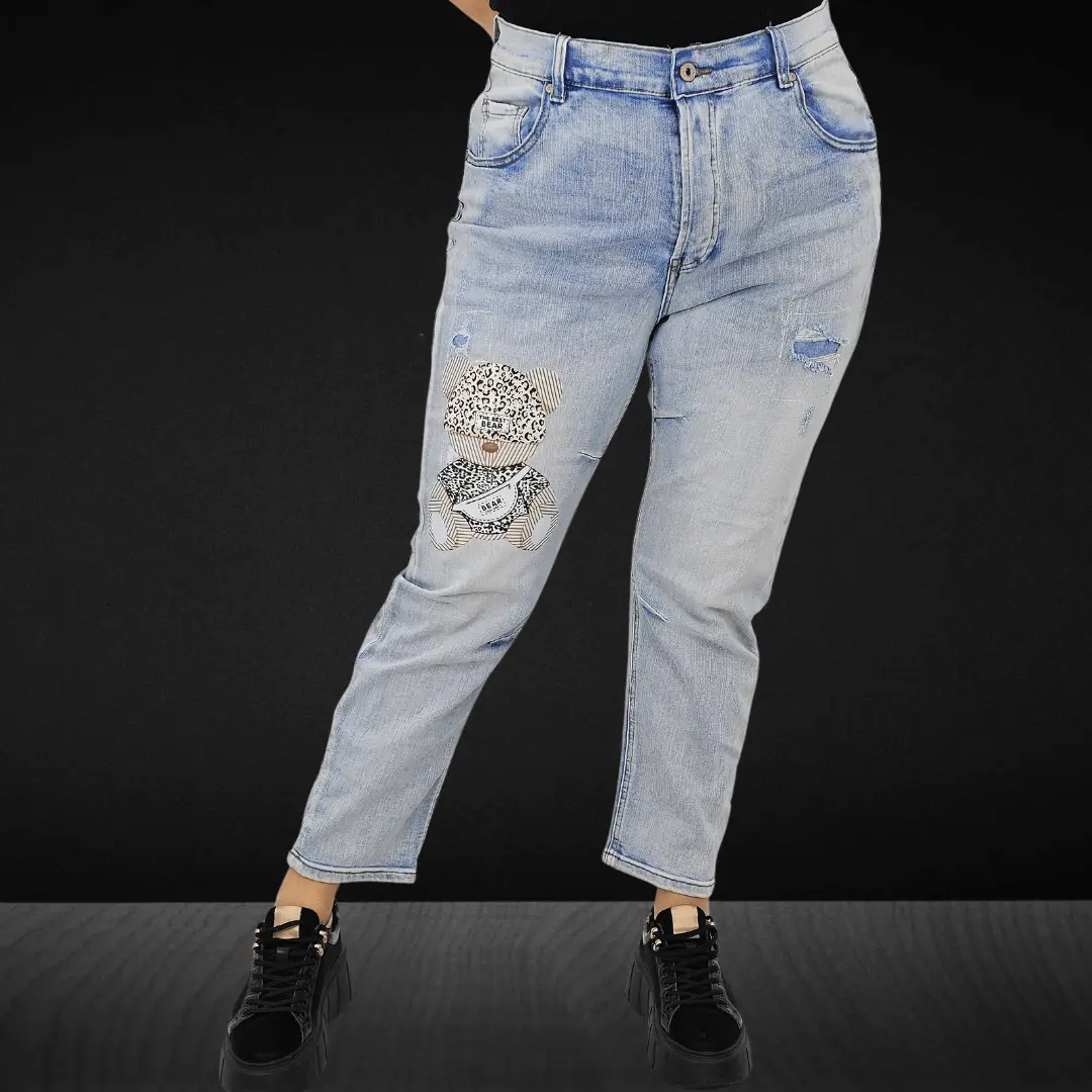 Jasne jeansy z aplikacją misia Stylowa XL