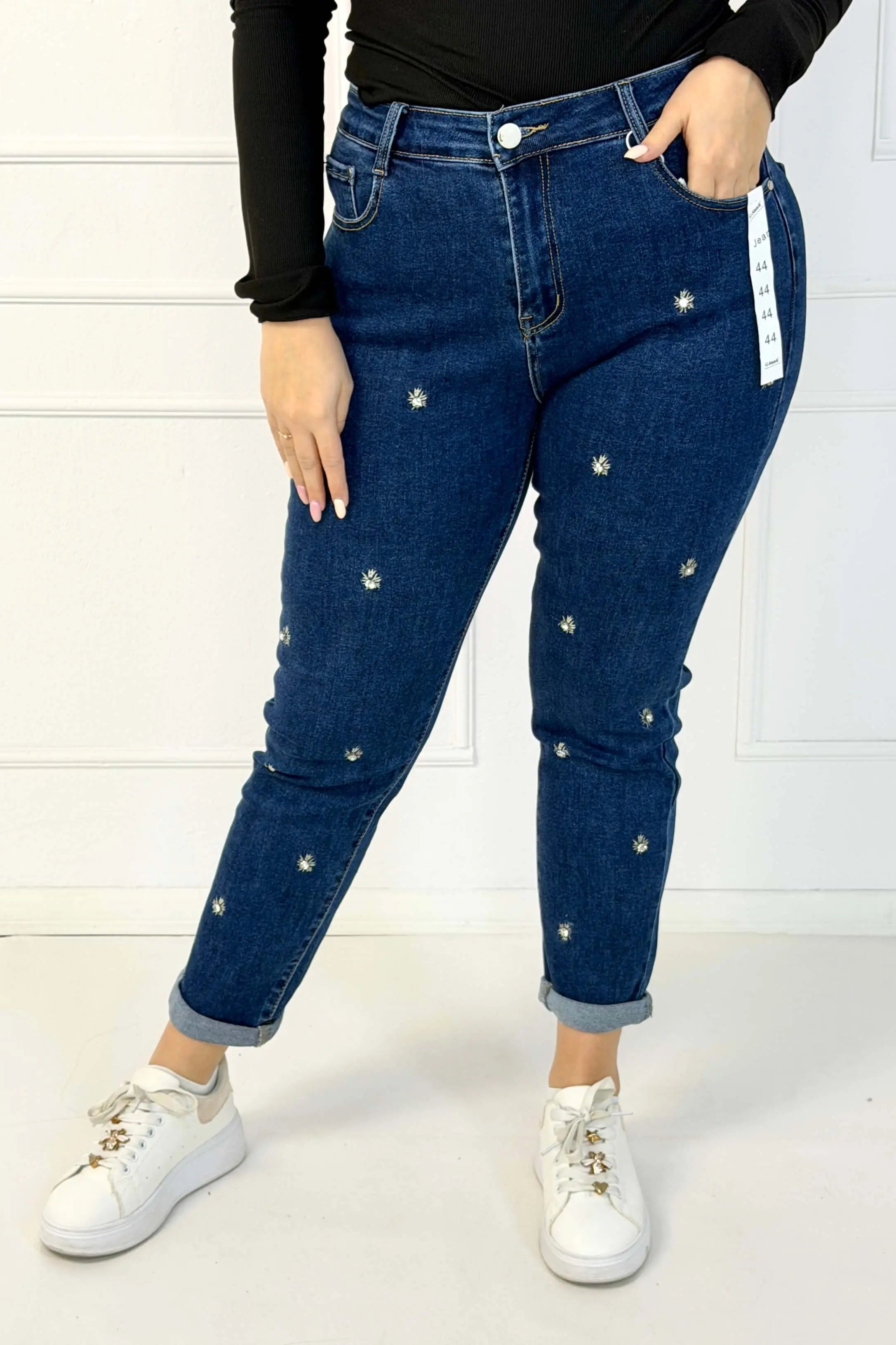Jeansy plus size granatowe z ozdobnymi aplikacjami – spodnie damskie XXL Stylowa XL