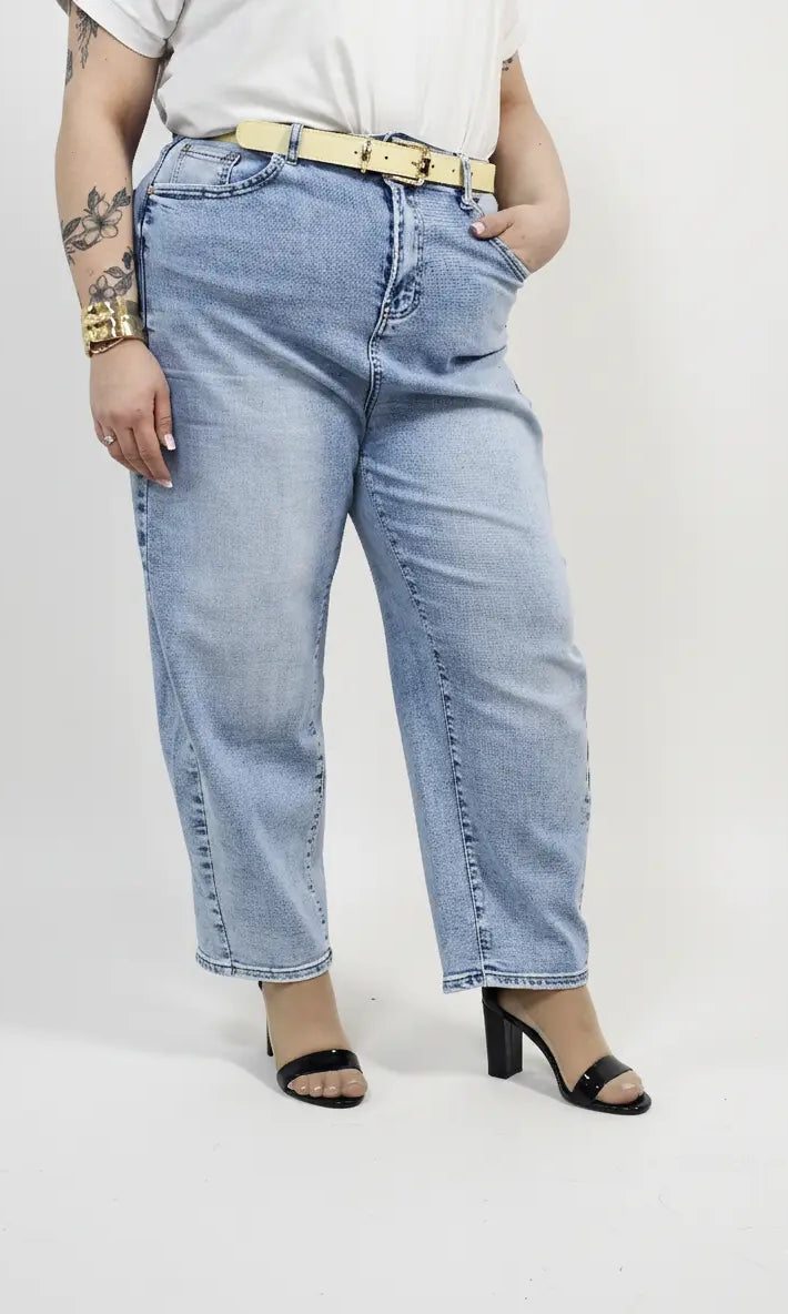 Jeansy plus size jasnoniebieskie z wysokim stanem – wygodne spodnie XXL Stylowa XL