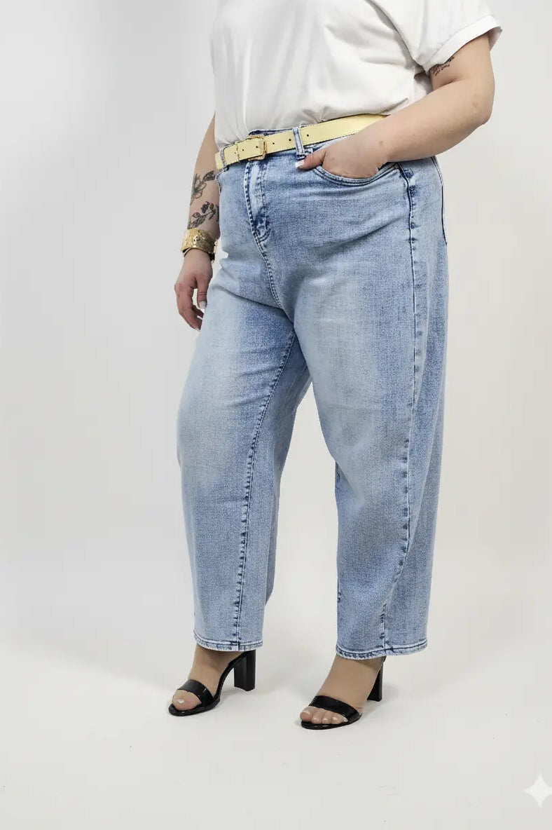 Jeansy plus size jasnoniebieskie z wysokim stanem – wygodne spodnie XXL Stylowa XL