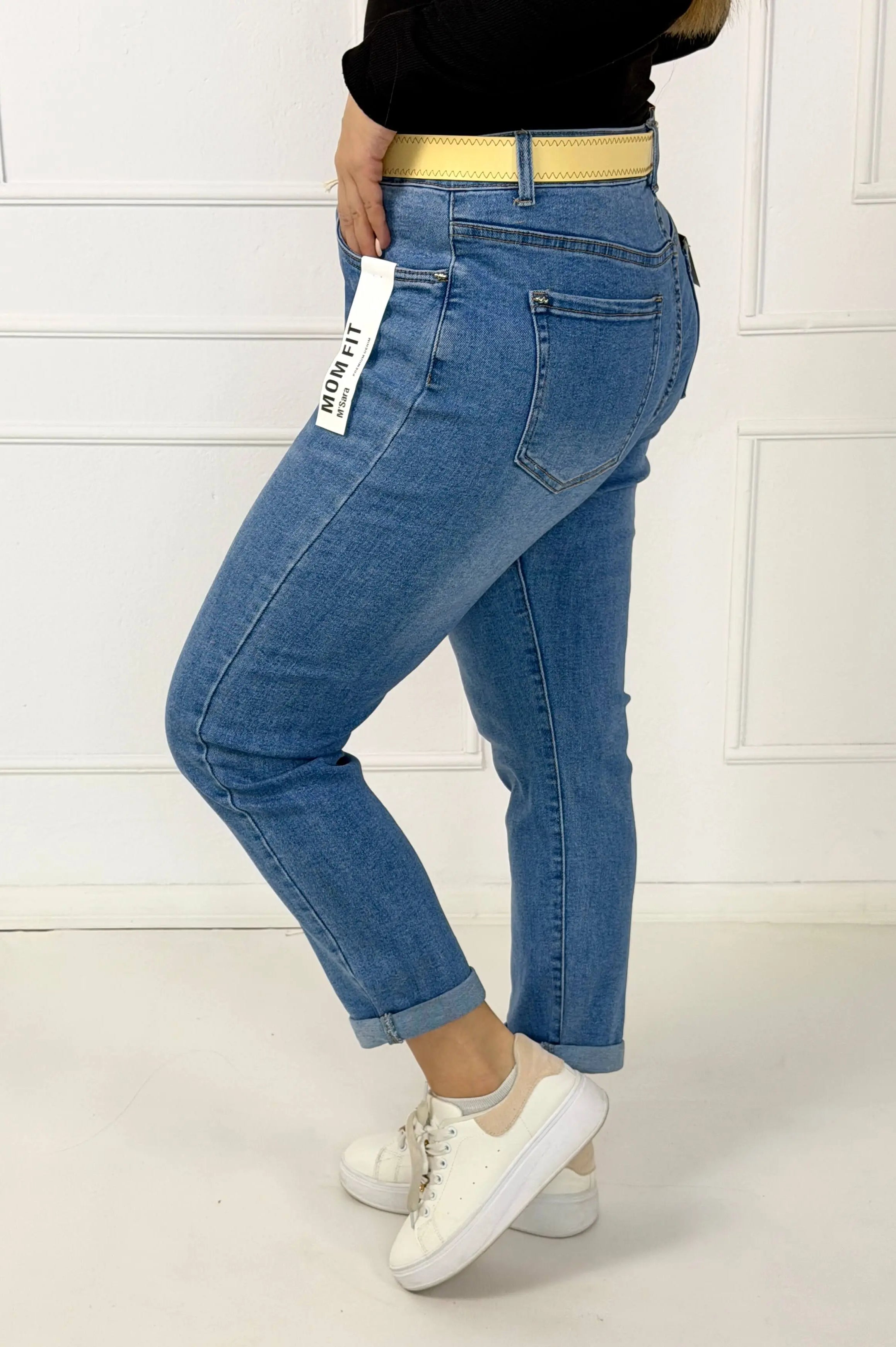 Jeansy plus size mom fit z paskiem – klasyka w nowoczesnym wydaniu Stylowa XL