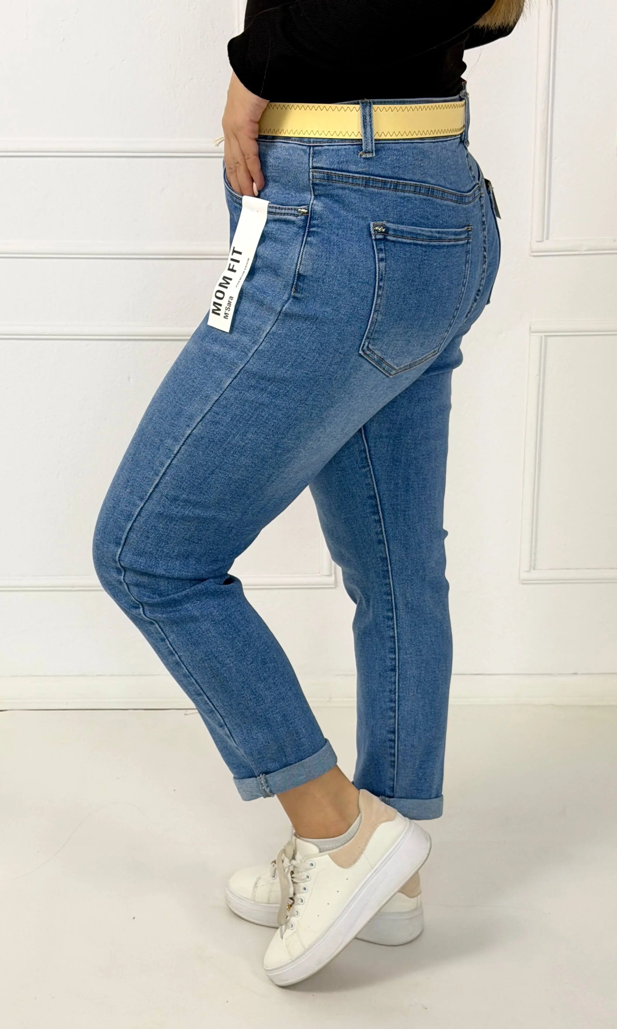 Jeansy plus size mom fit z paskiem – klasyka w nowoczesnym wydaniu Stylowa XL