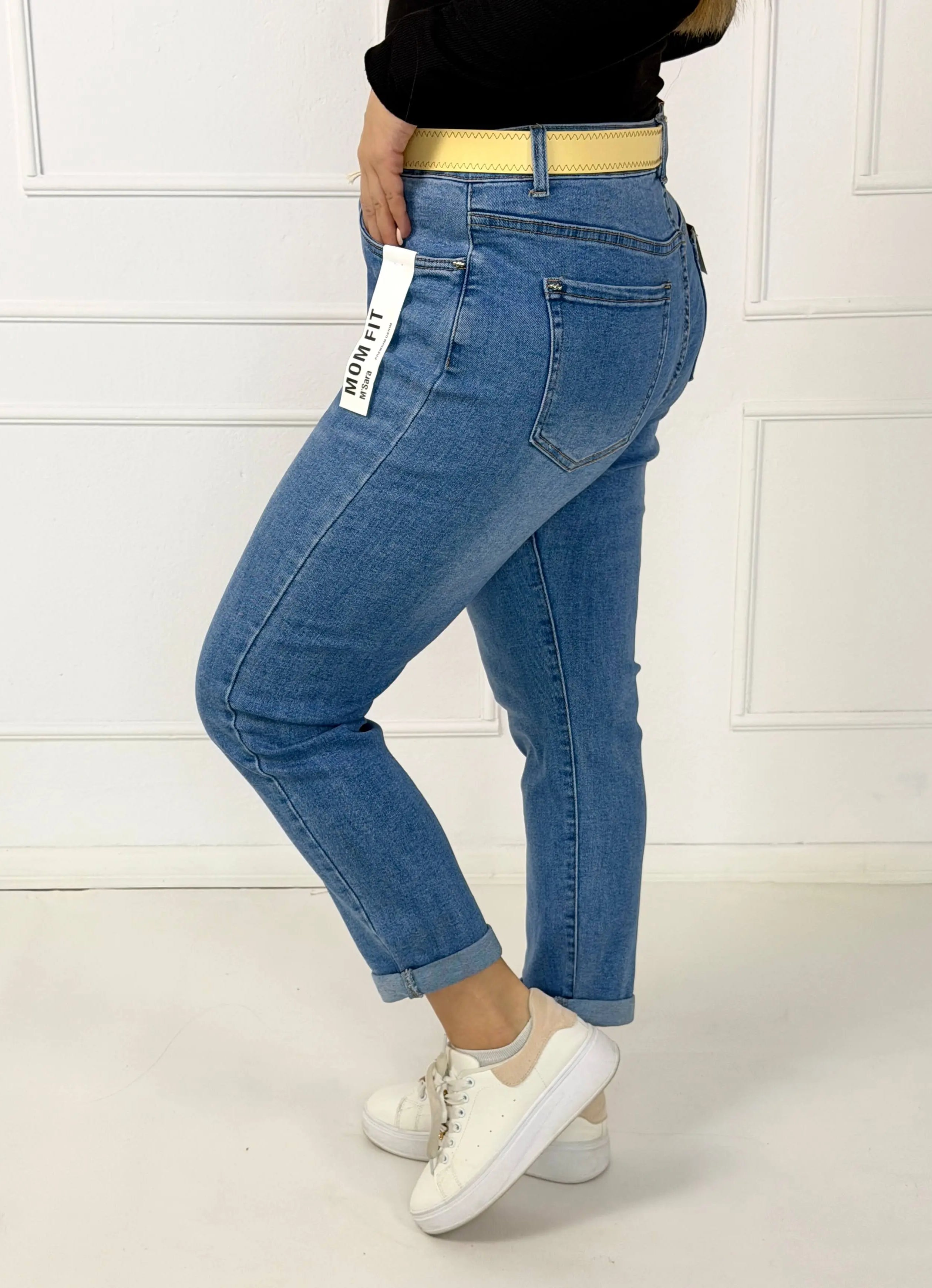 Jeansy plus size mom fit z paskiem – klasyka w nowoczesnym wydaniu Stylowa XL