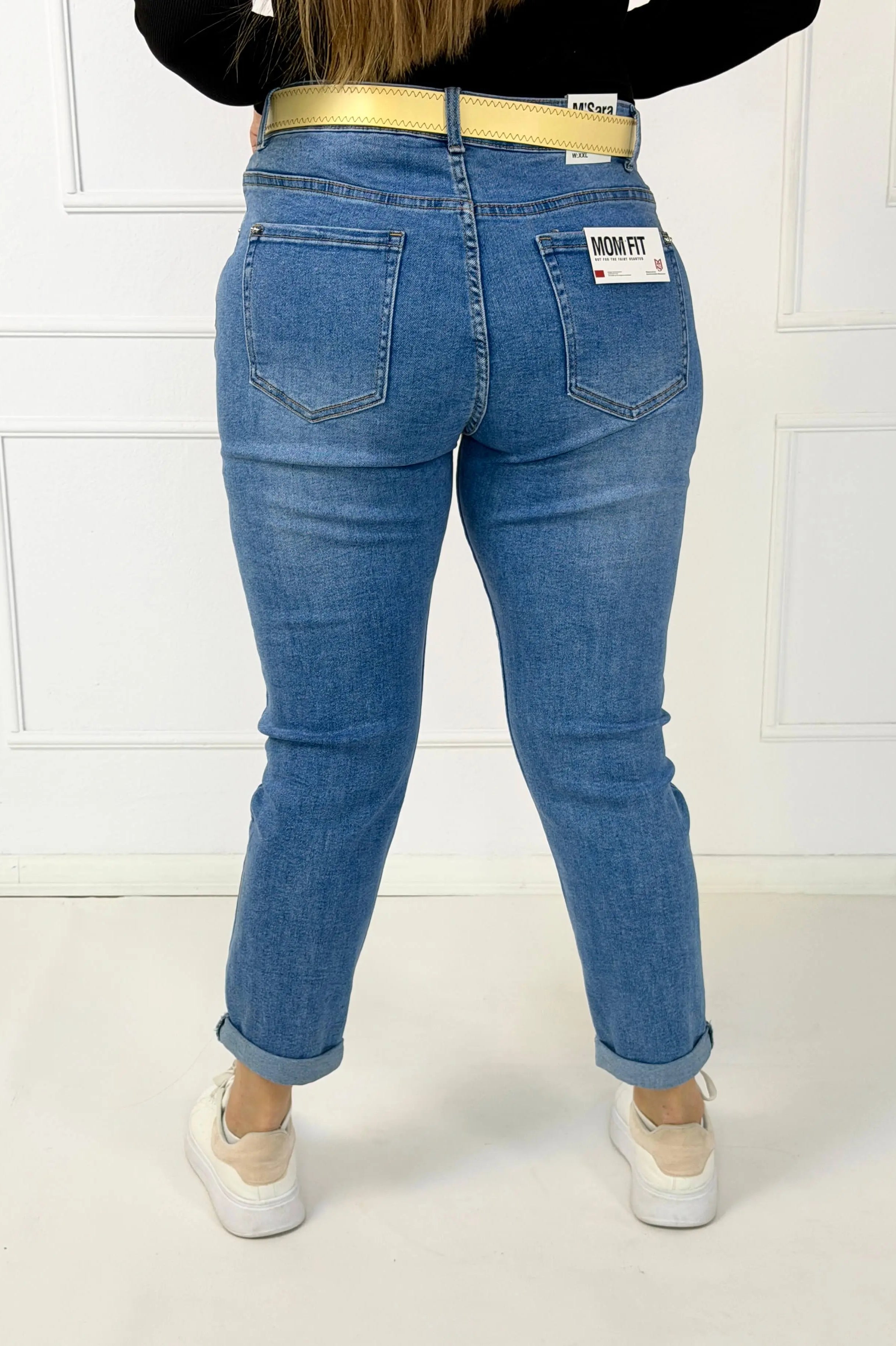 Jeansy plus size mom fit z paskiem – klasyka w nowoczesnym wydaniu Stylowa XL