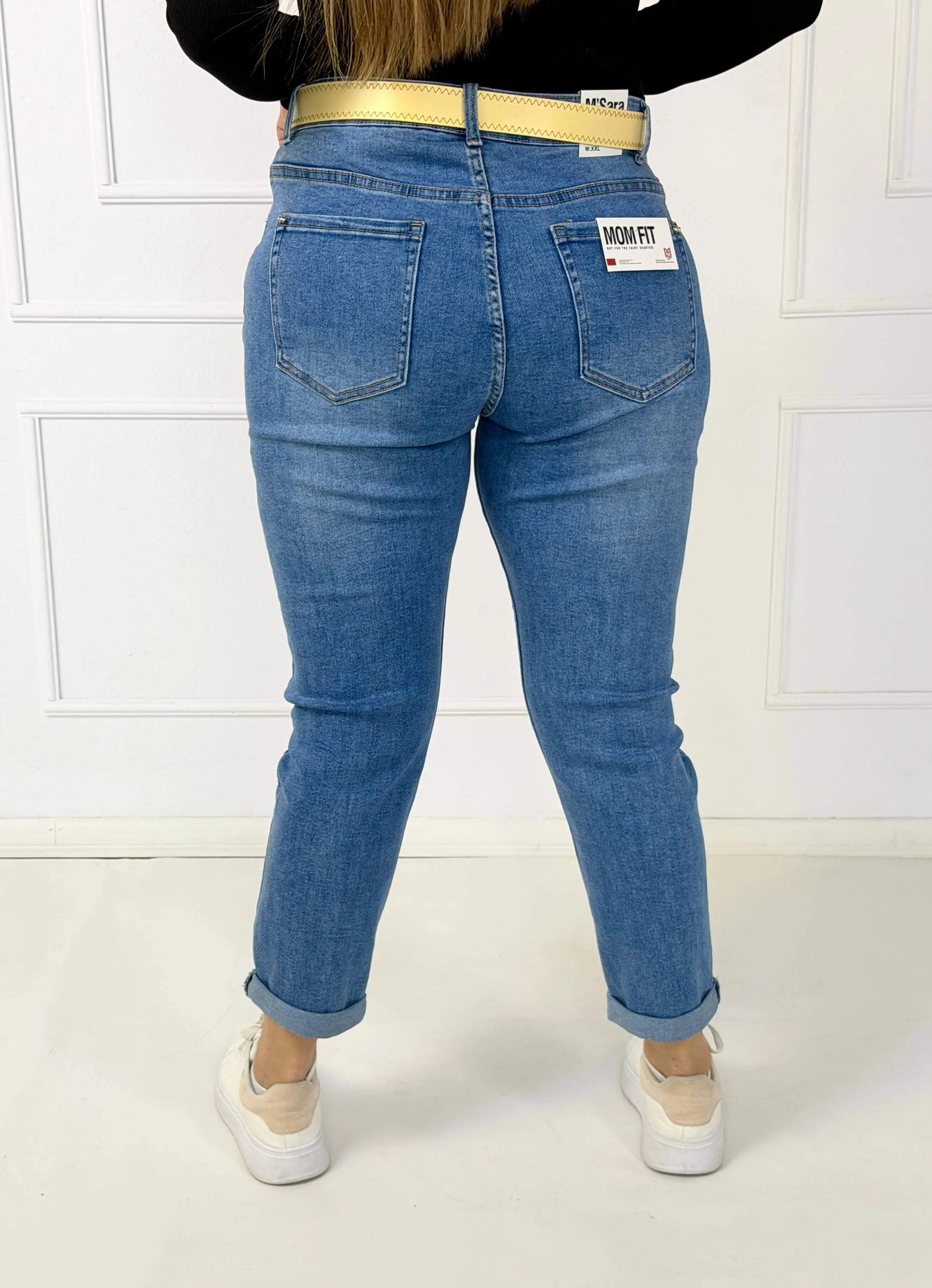Jeansy plus size mom fit z paskiem – klasyka w nowoczesnym wydaniu Stylowa XL