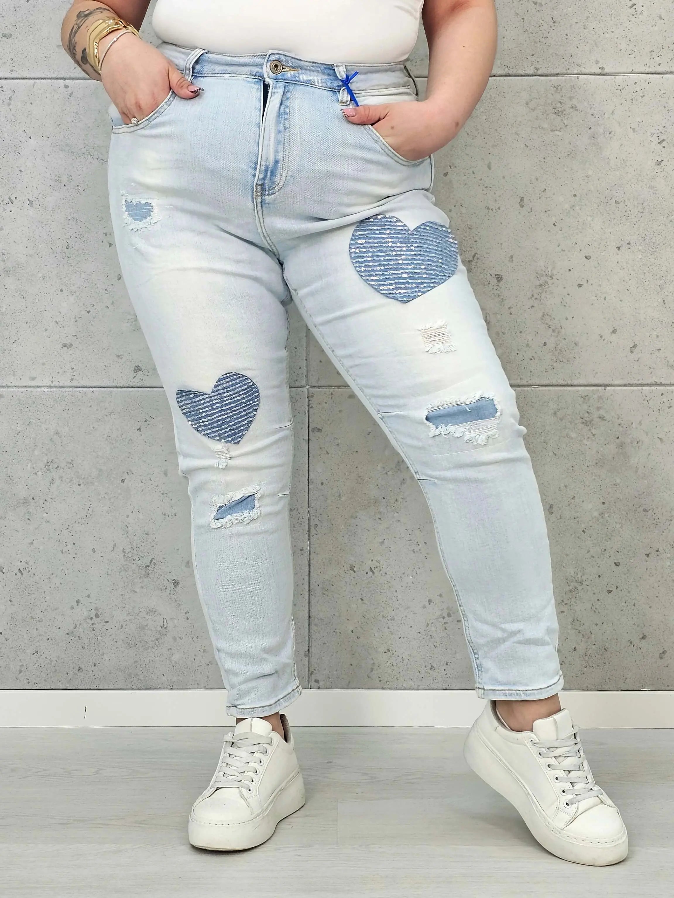 Jeansy plus size skinny z naszywkami – jasny denim XXL na co dzień Stylowa XL