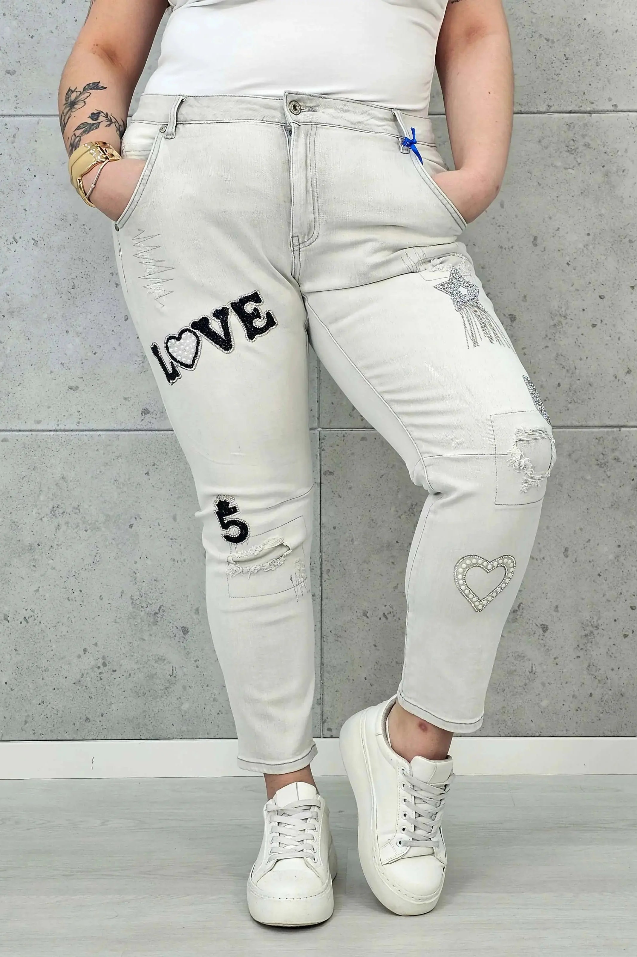 Jeansy plus size w szarym denimie – modne spodnie XXL dla kobiet Stylowa XL