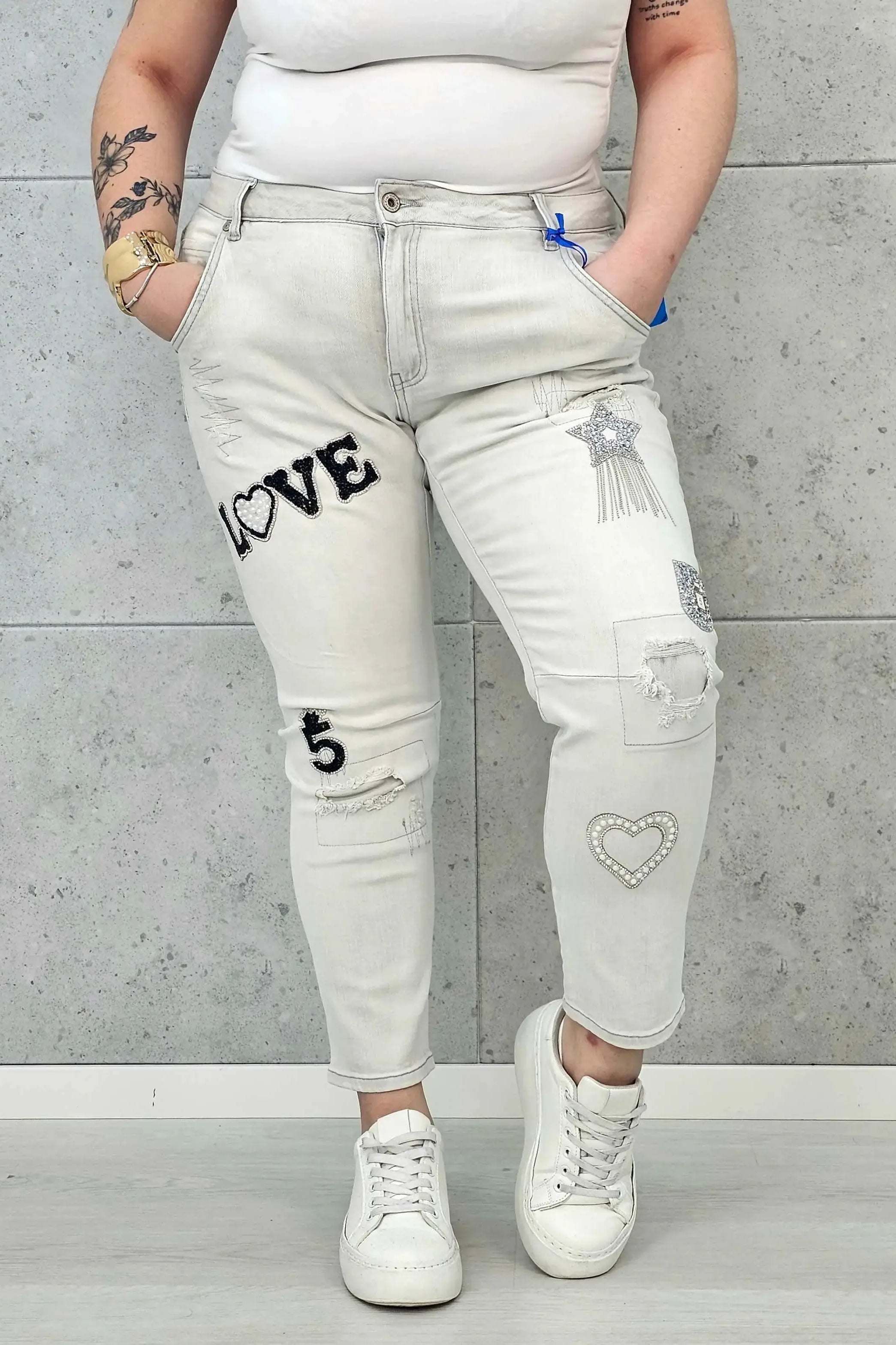 Jeansy plus size w szarym denimie – modne spodnie XXL dla kobiet Stylowa XL