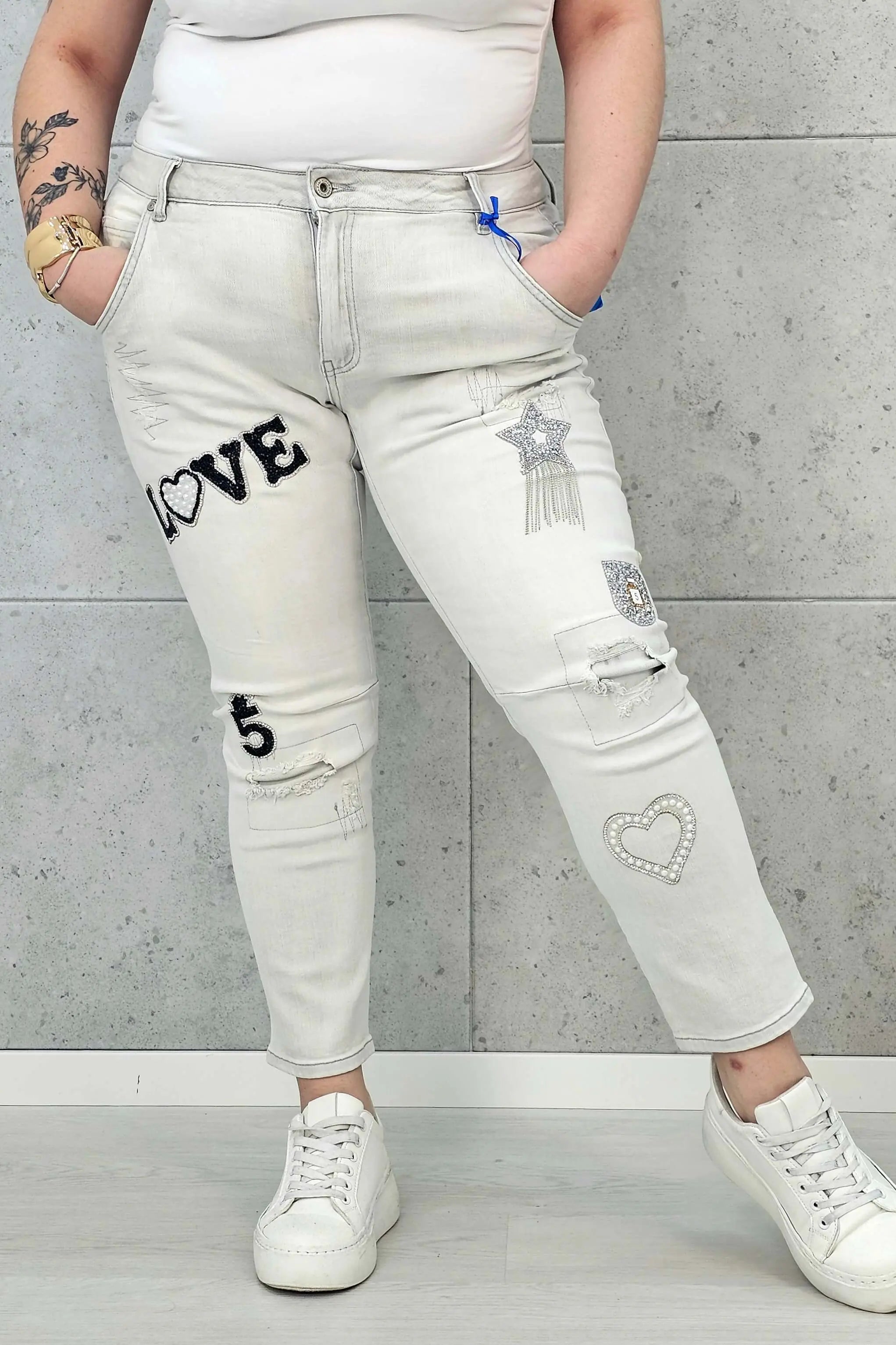 Jeansy plus size w szarym denimie – modne spodnie XXL dla kobiet Stylowa XL
