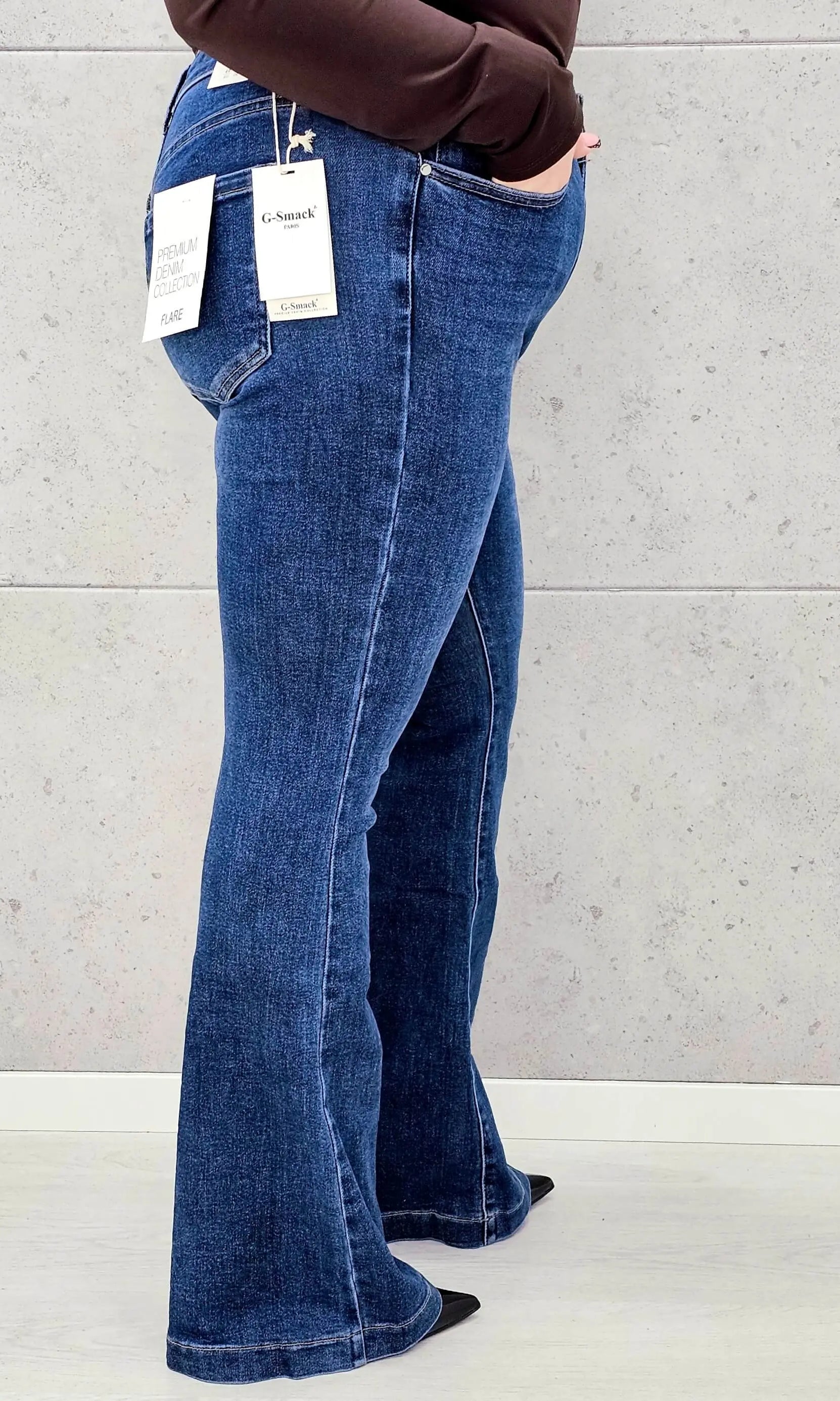 Jeansy plus size z rozszerzaną nogawką – wygoda i modelujący krój Stylowa XL