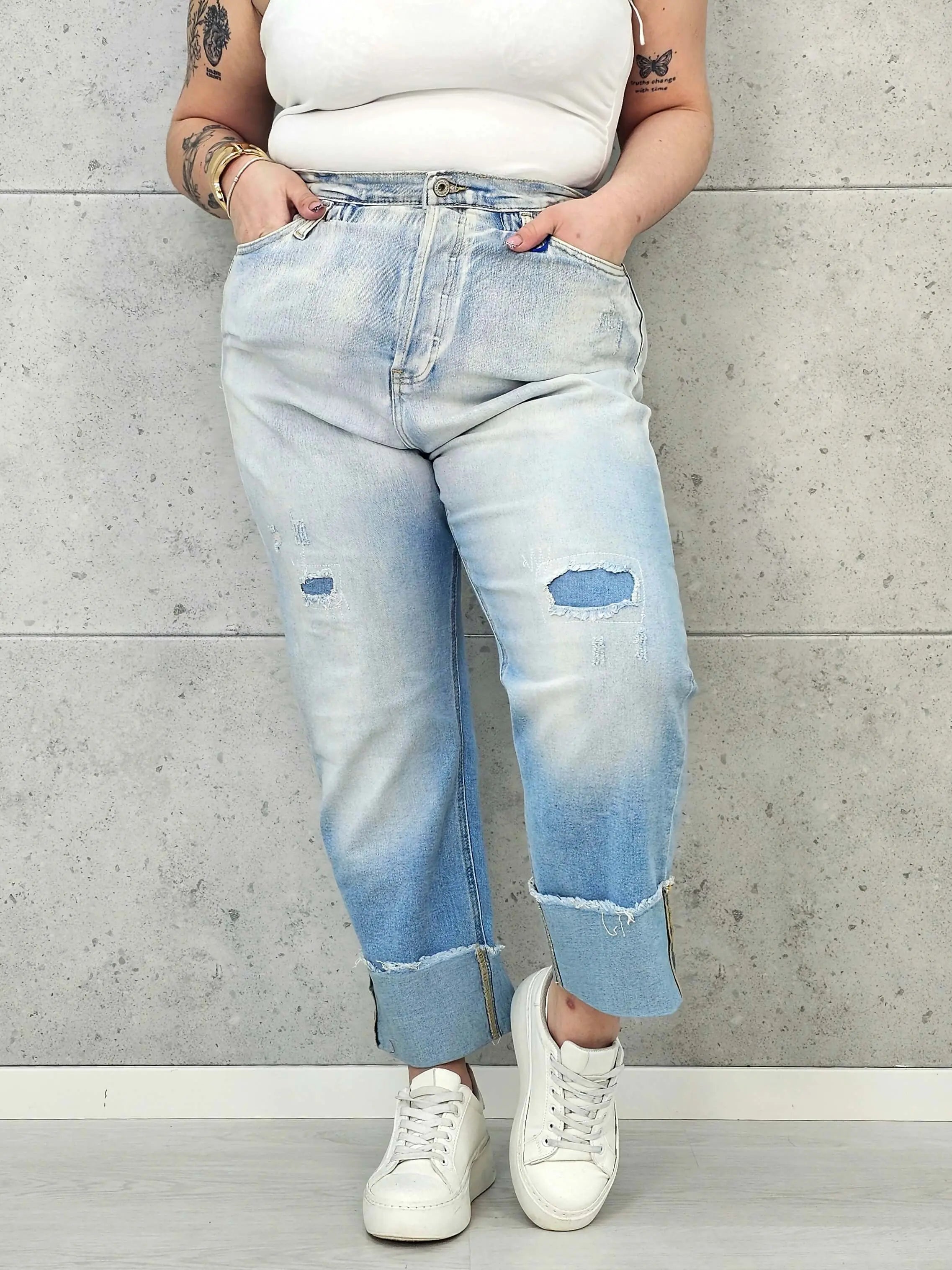 Jeansy plus size z szerokimi mankietami – wygodny denim XXL Stylowa XL