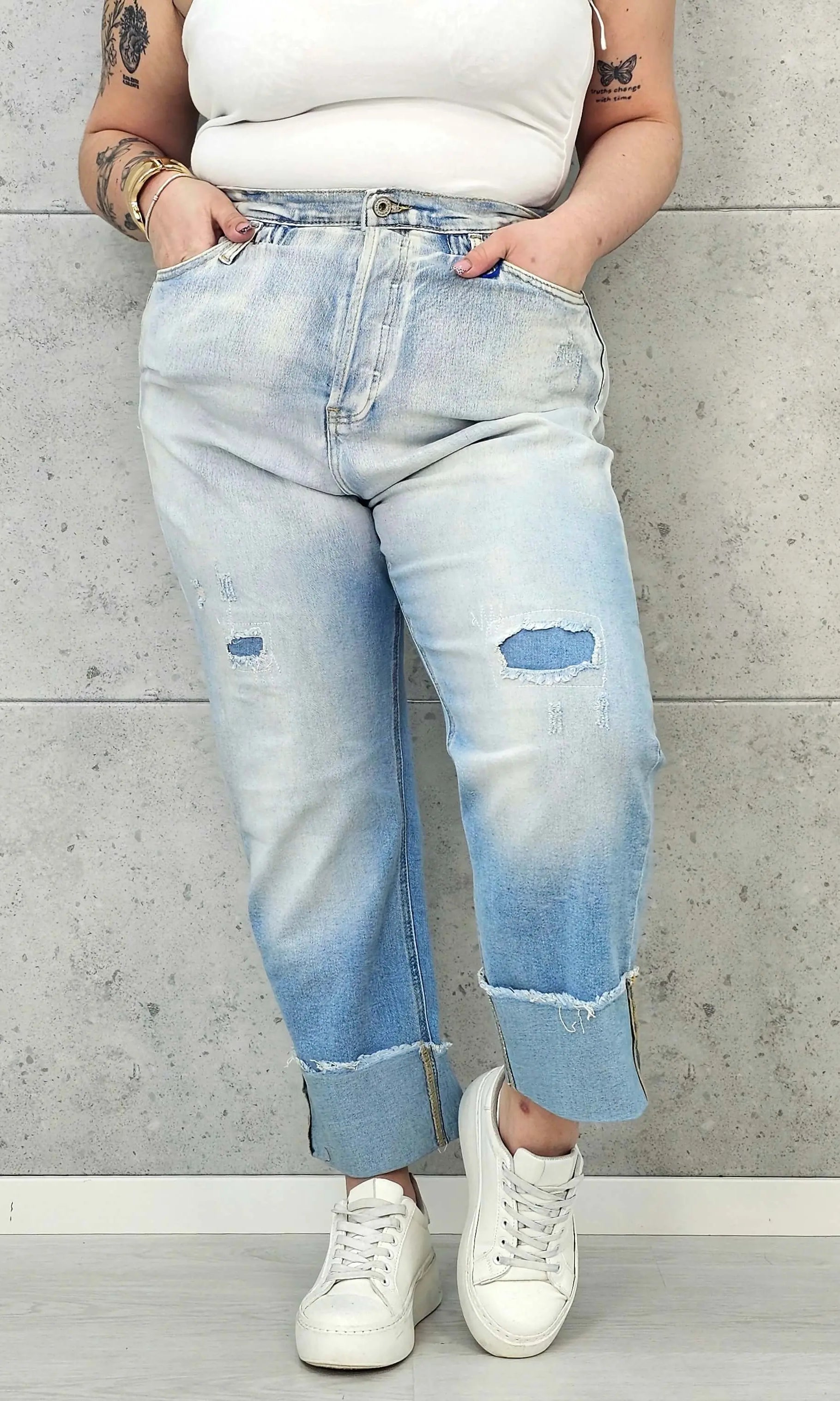 Jeansy plus size z szerokimi mankietami – wygodny denim XXL Stylowa XL