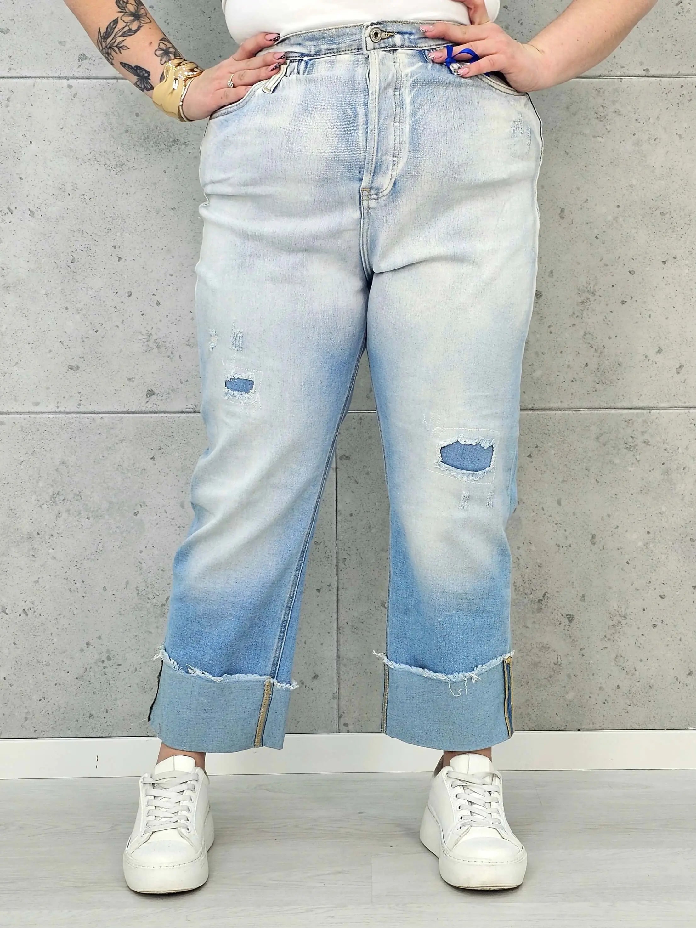 Jeansy plus size z szerokimi mankietami – wygodny denim XXL Stylowa XL